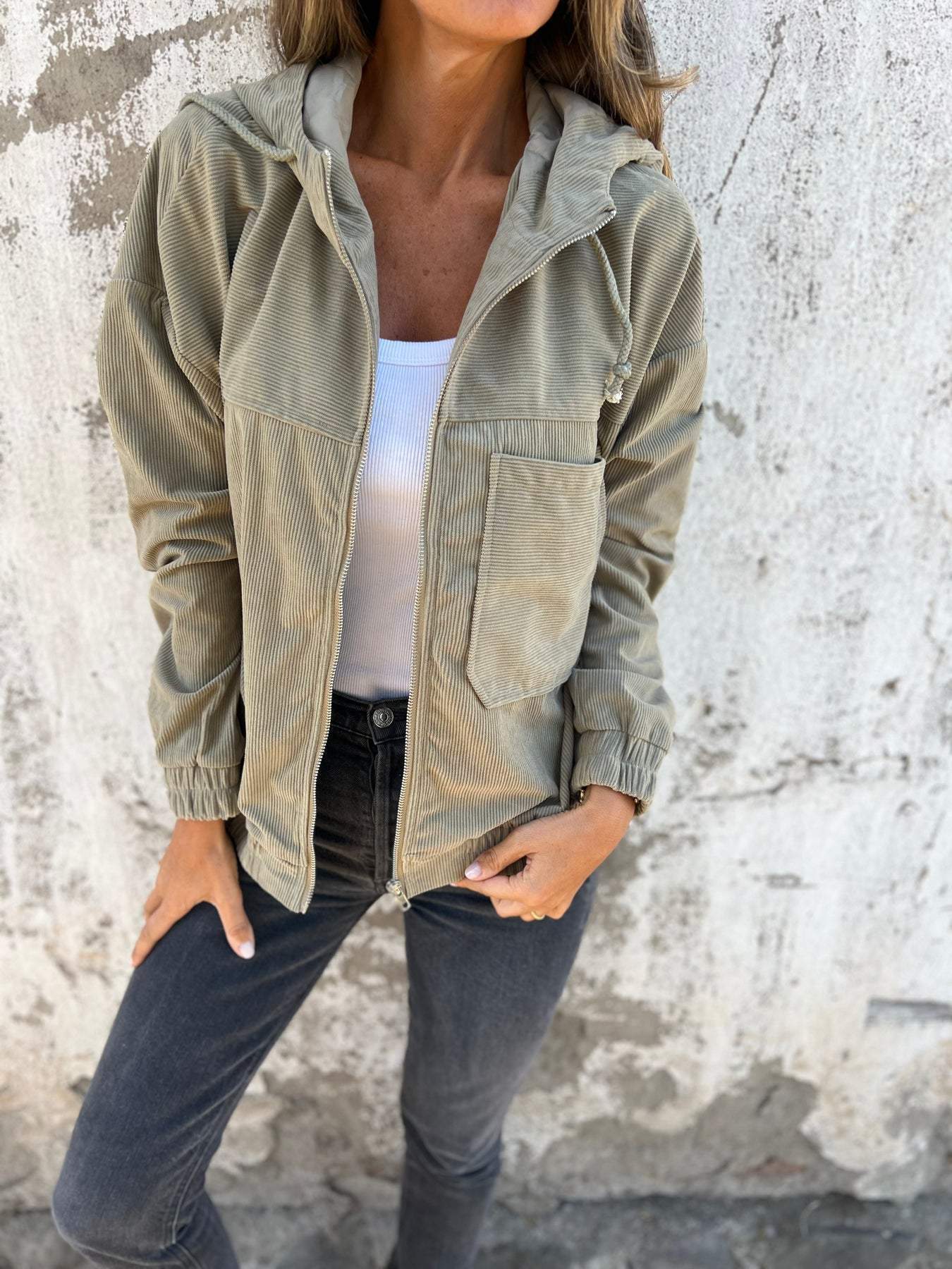 Stylish Lightweight Women's Jacket - Casual and Comfortable