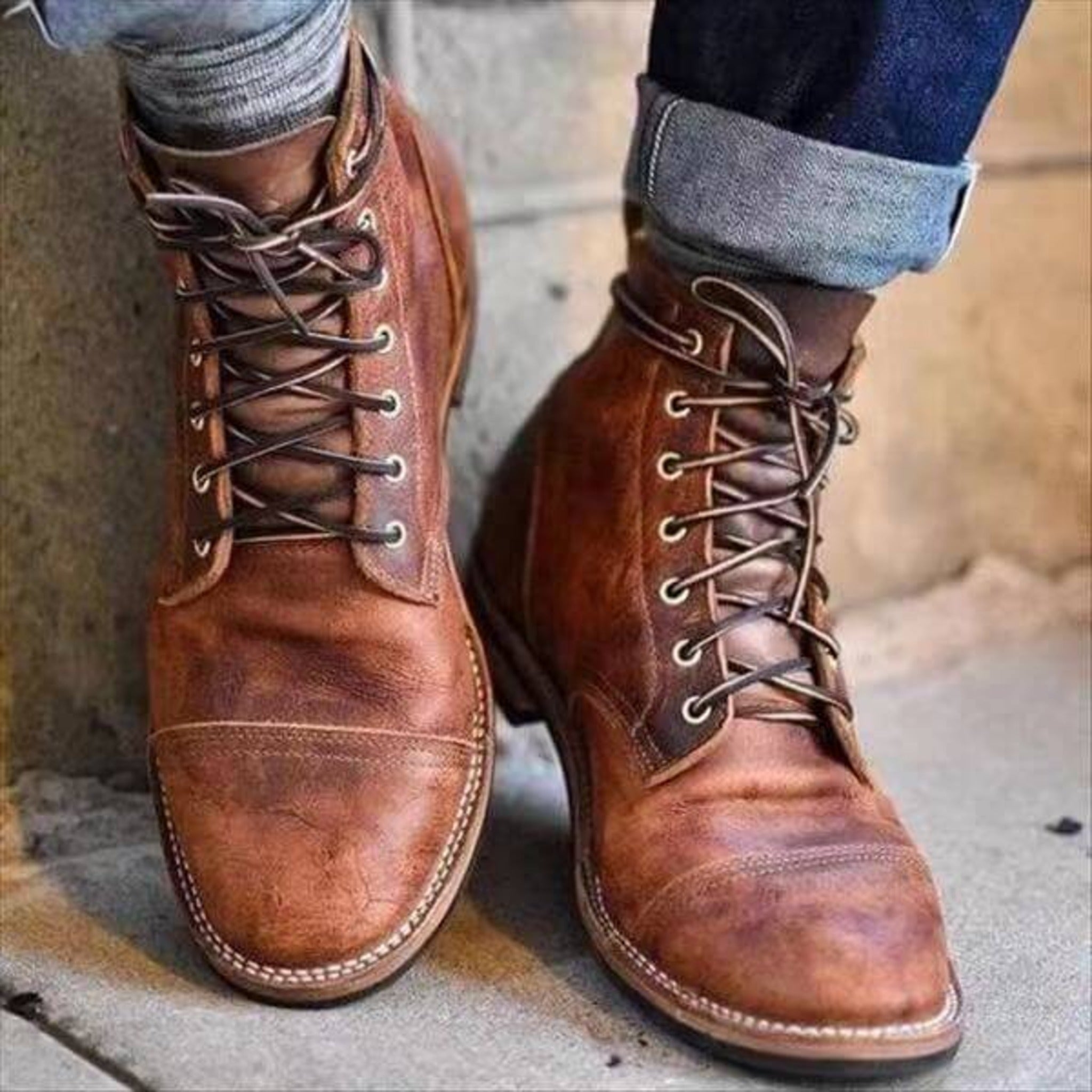 Stylish Men's Leather Boots with Comfortable Fit