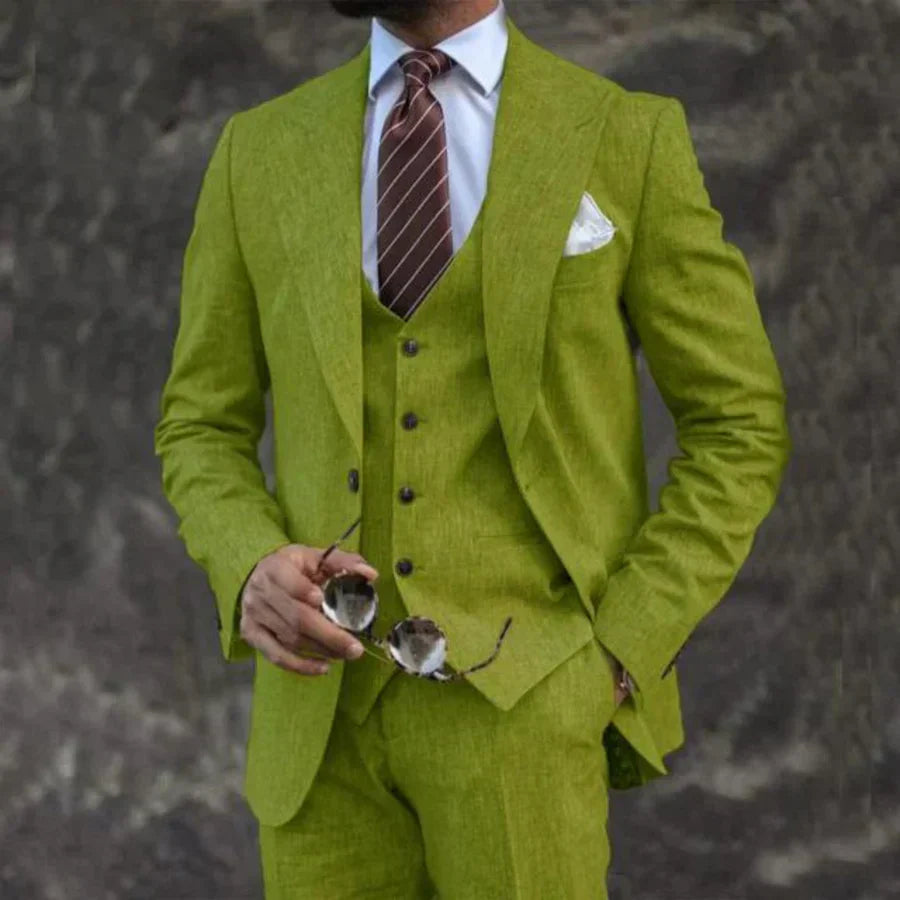 Stylish Three-Piece Men's Suit with Light Turned-Down Collar