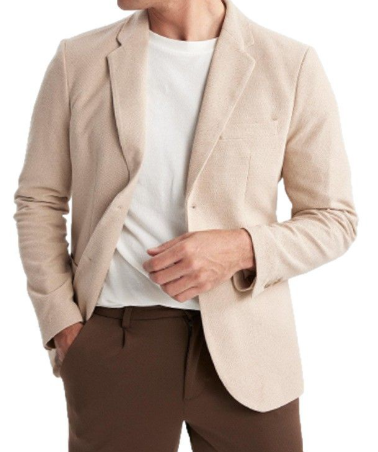 Stylish summer blazer made of linen with breathable fabric