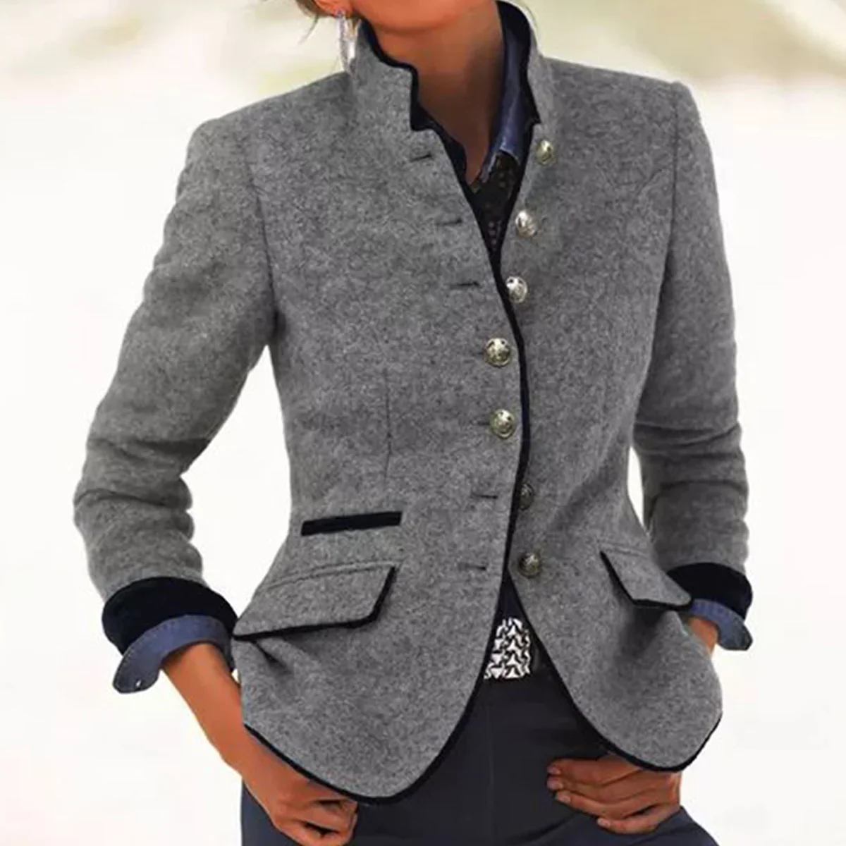 Stylish Vintage Blazer with Elegant Buttons