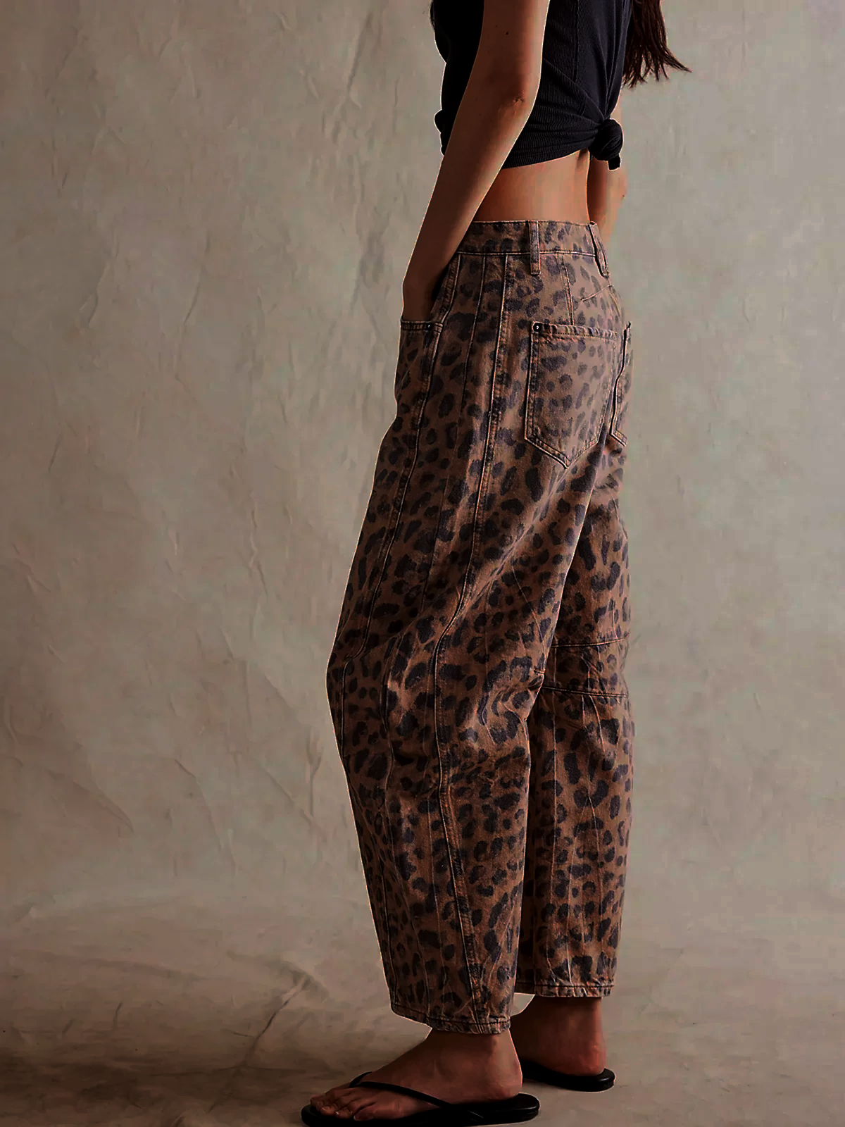 Stylish Leopard Print Barrel Jeans for Women