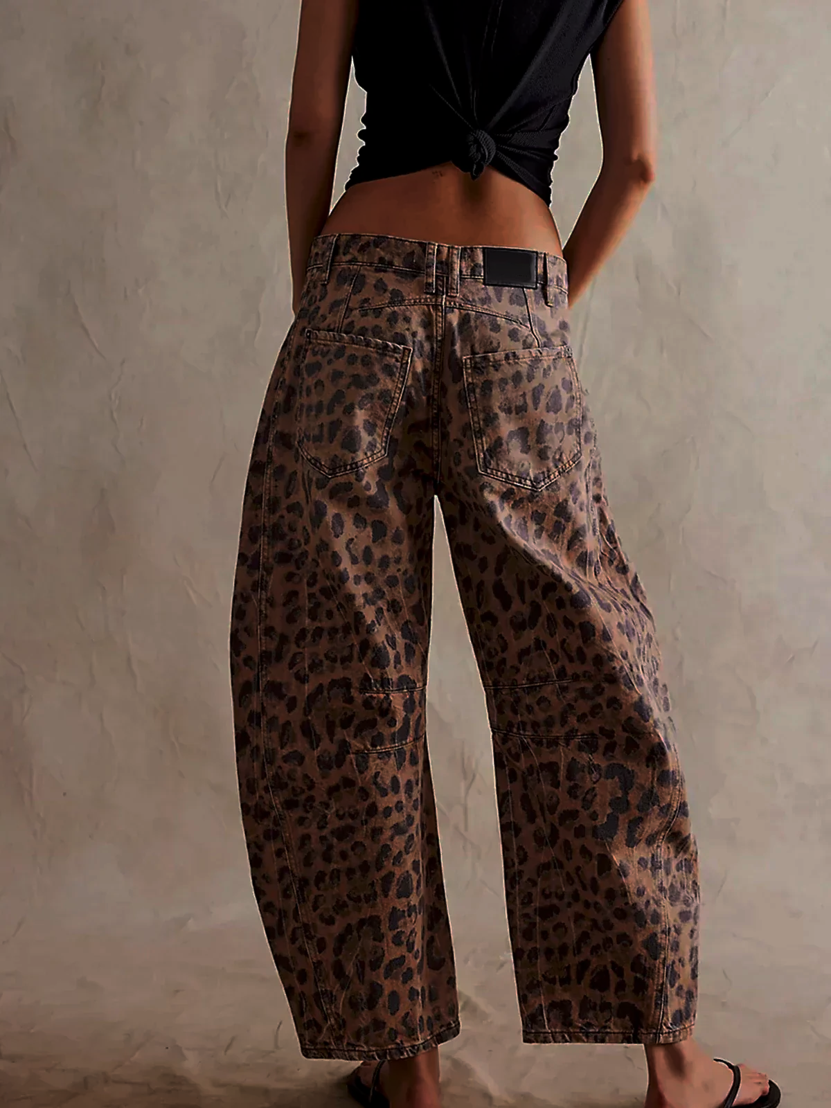 Stylish Leopard Print Barrel Jeans for Women