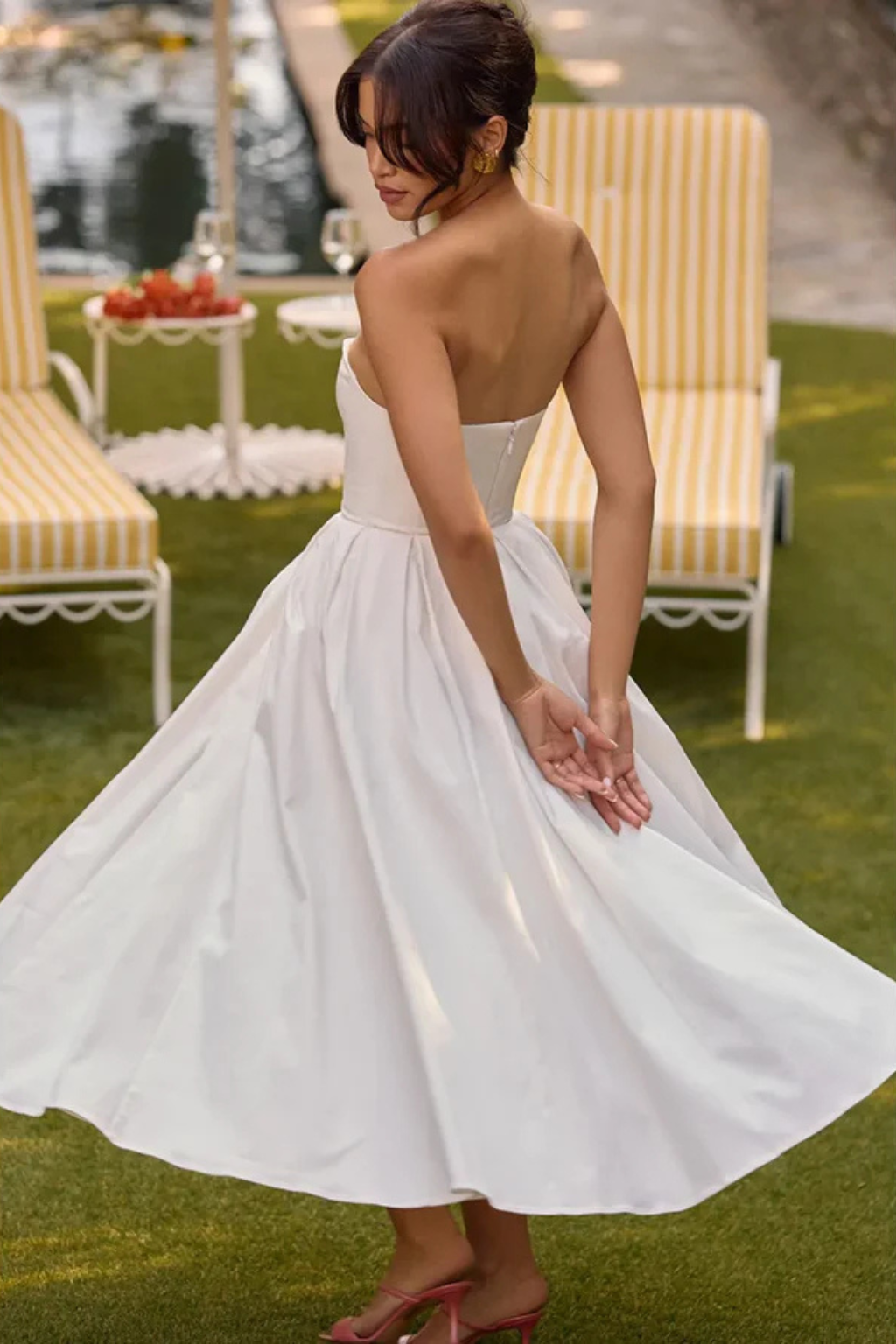 Elegant Women’s Bandeau Midi Dress with Feminine Flowing Fit