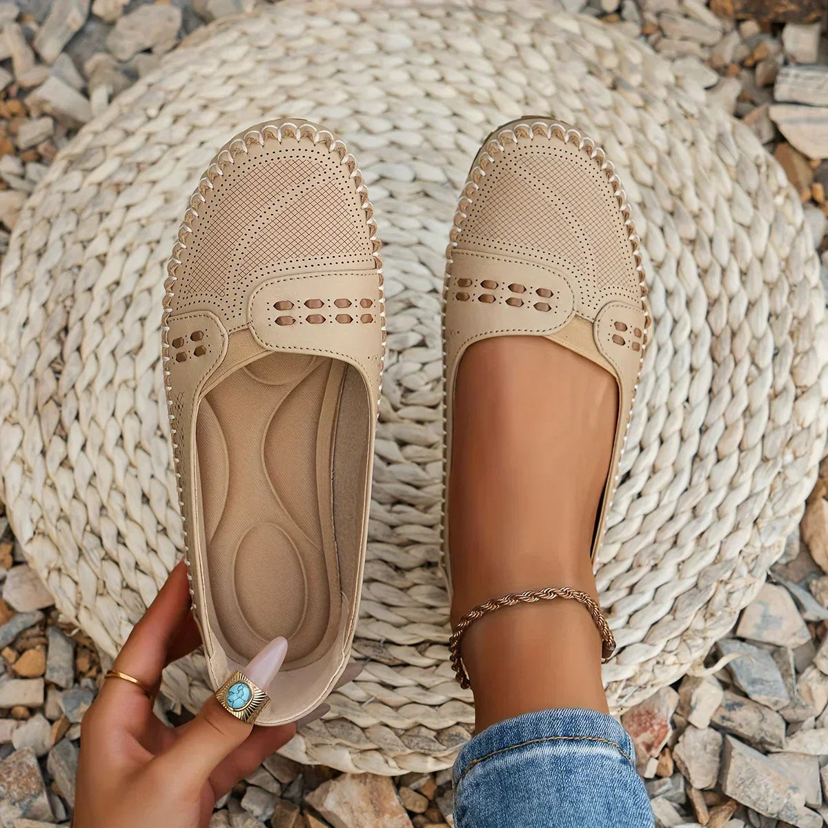 #Color_Beige