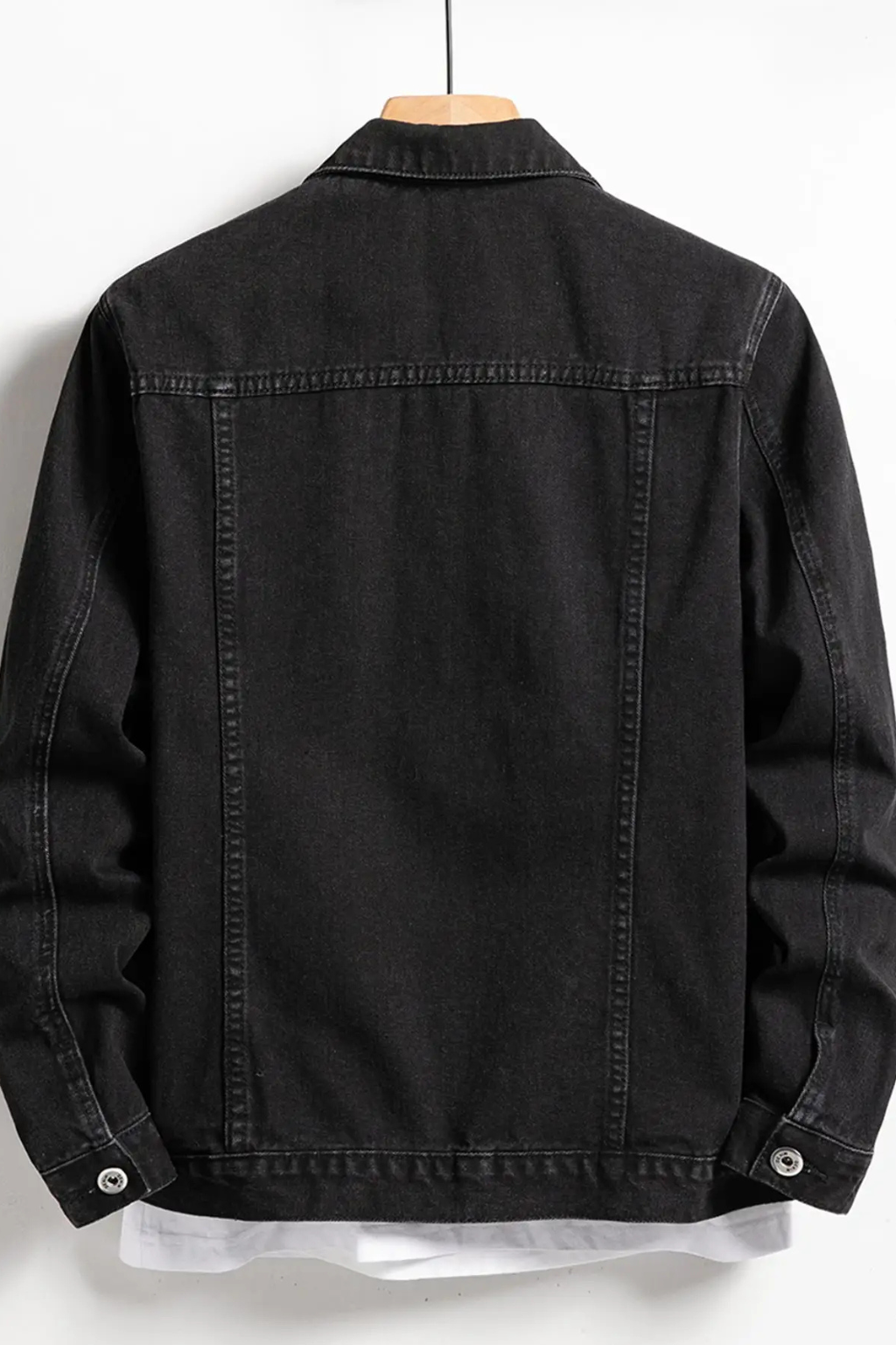 Classic Fit Men’s Button-Up Denim Jacket