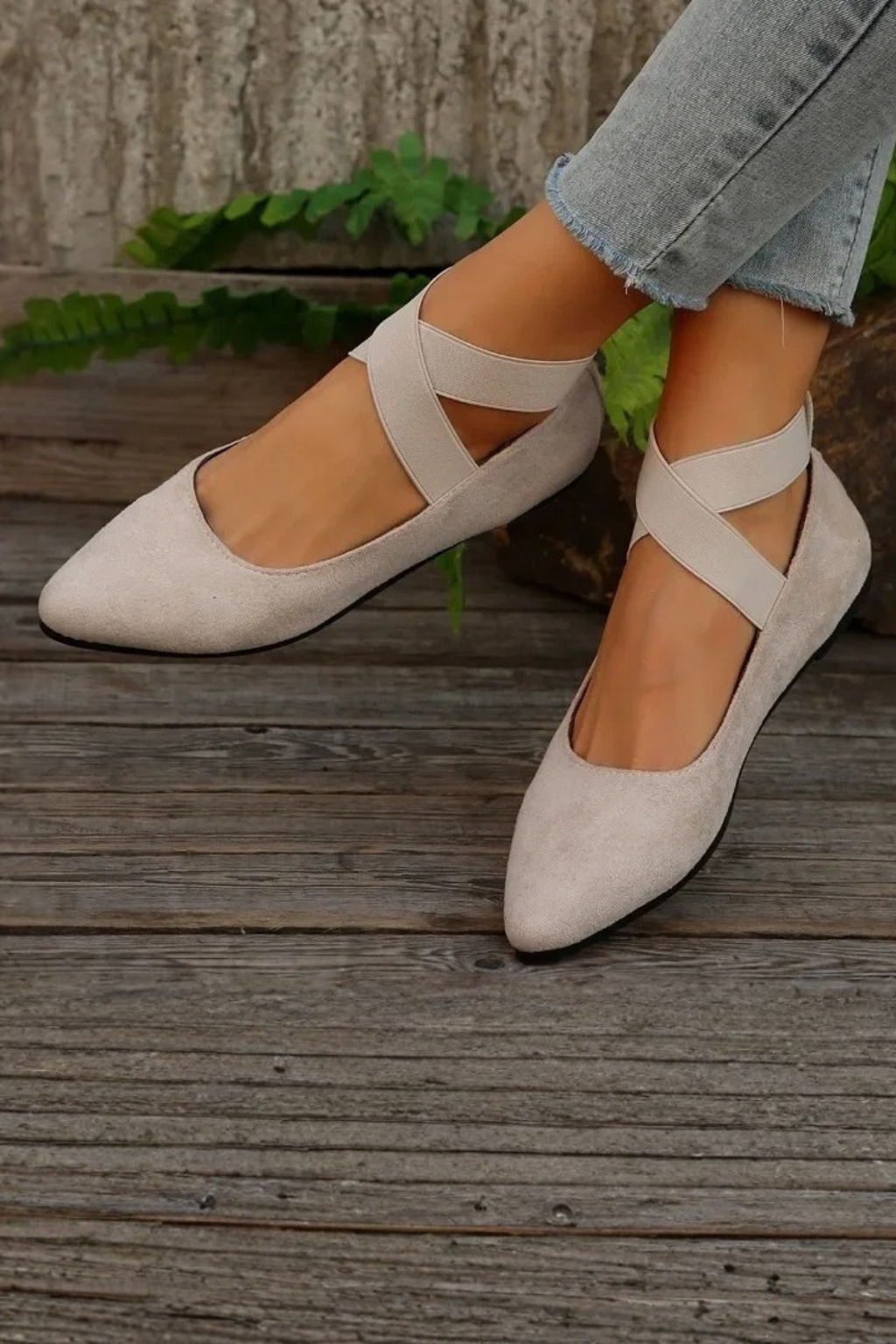 Women’s Pointed Toe Mary Jane Flats for Everyday Comfort
