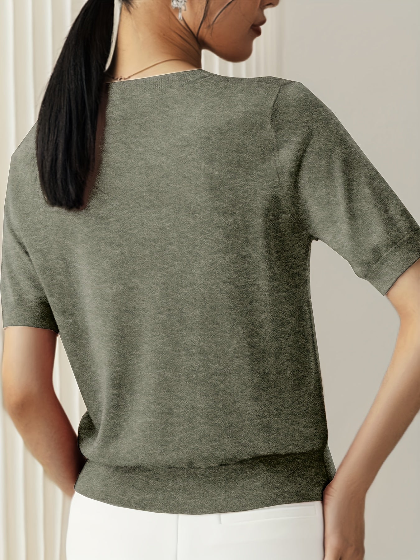 Stylish Women's Knitted Top with Short Sleeves
