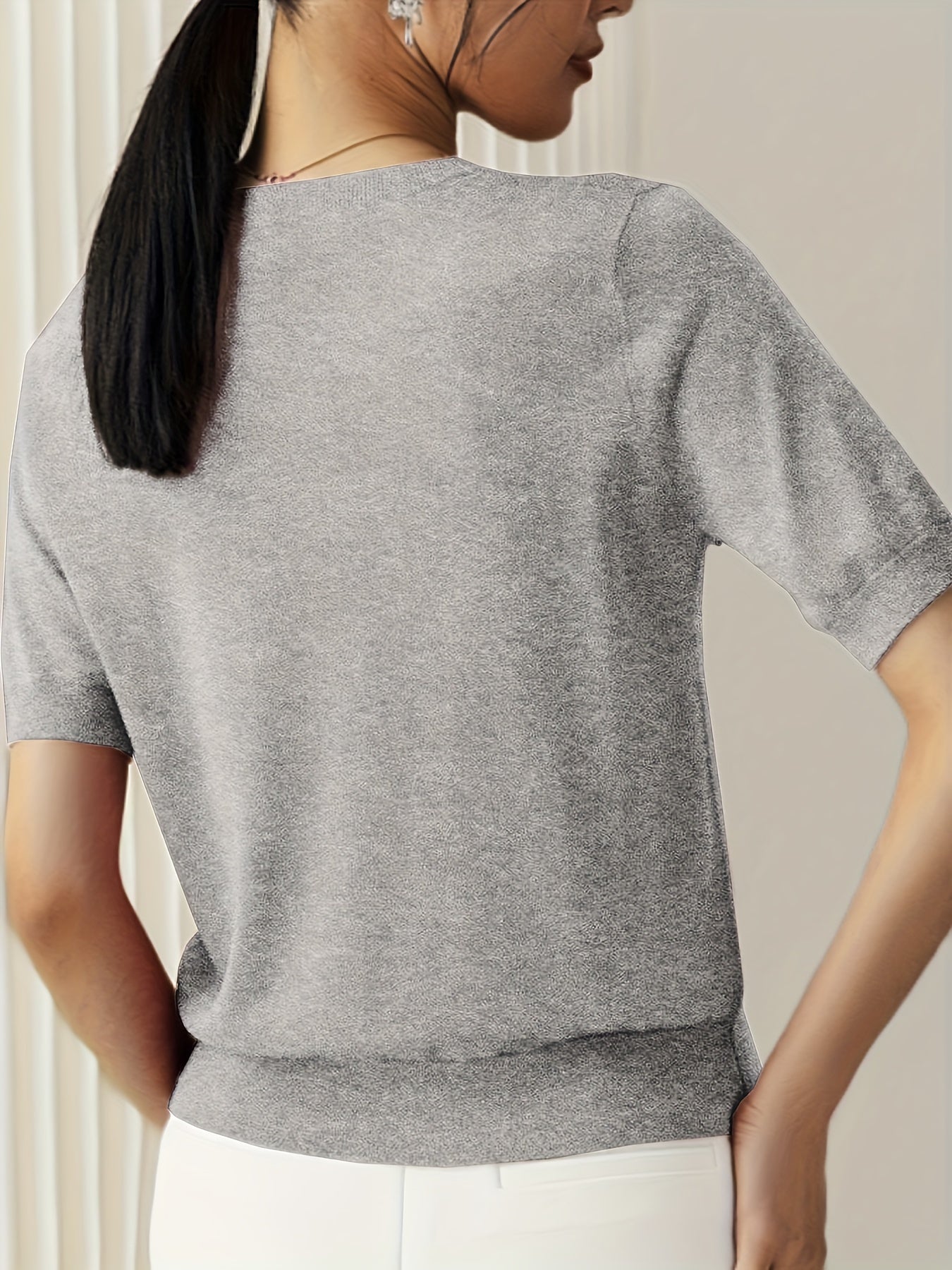 Stylish Women's Knitted Top with Short Sleeves