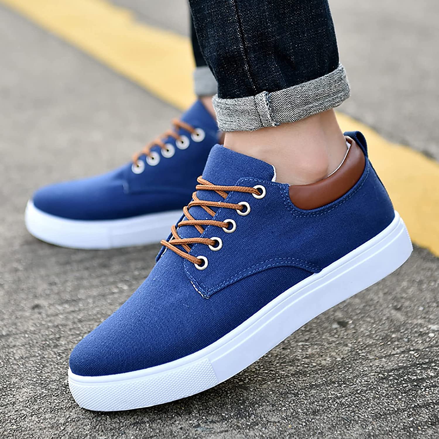 Stylish Sneakers Comfortable men's sneakers with a sturdy white sole