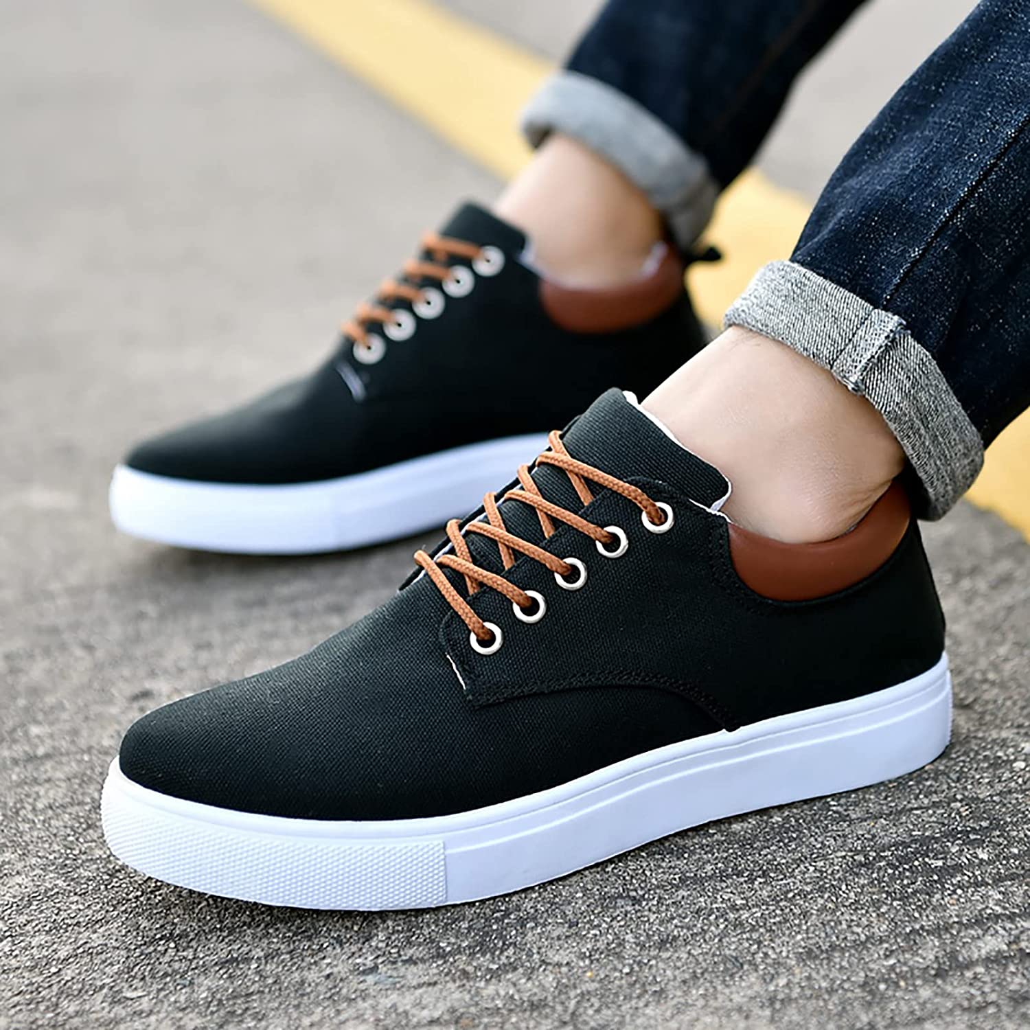 Stylish Sneakers Comfortable men's sneakers with a sturdy white sole