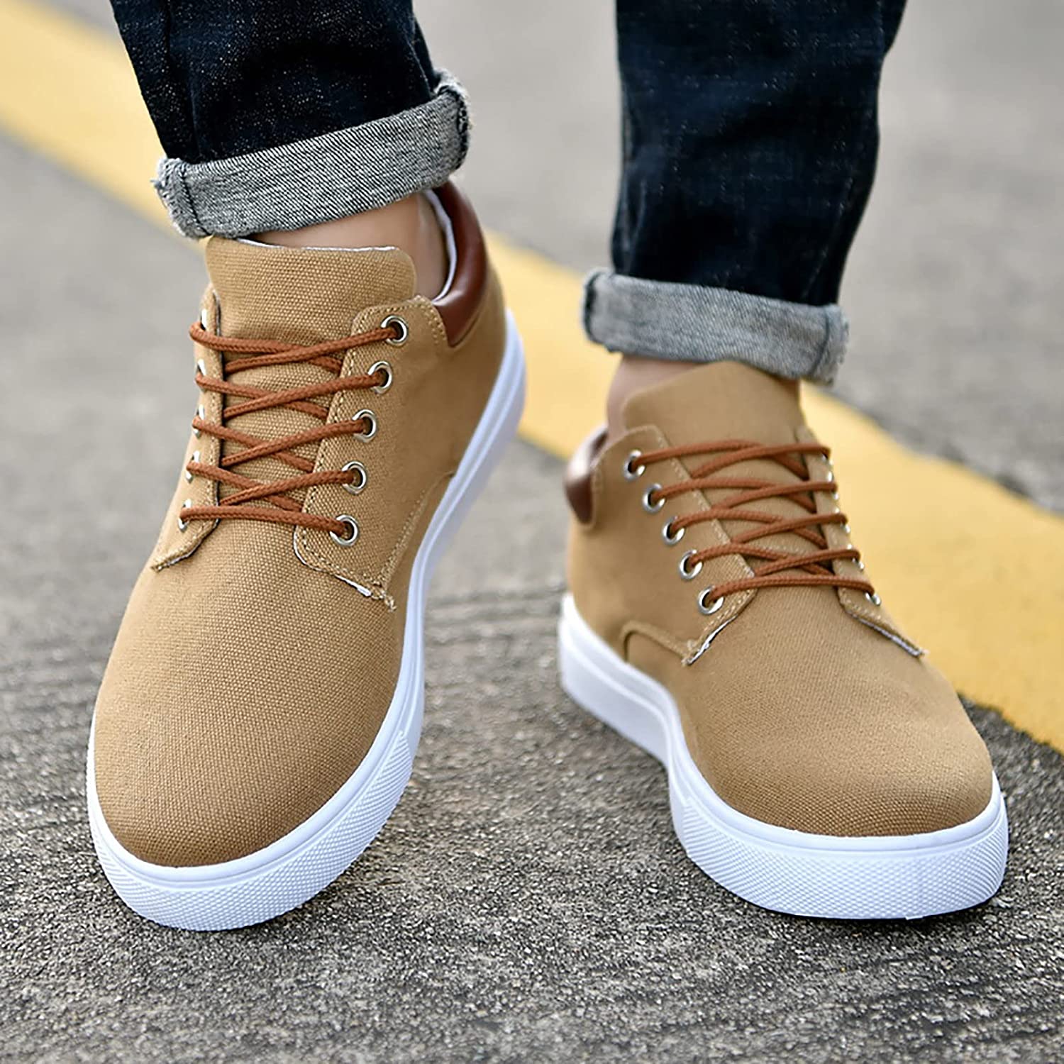 Stylish Sneakers Comfortable men's sneakers with a sturdy white sole