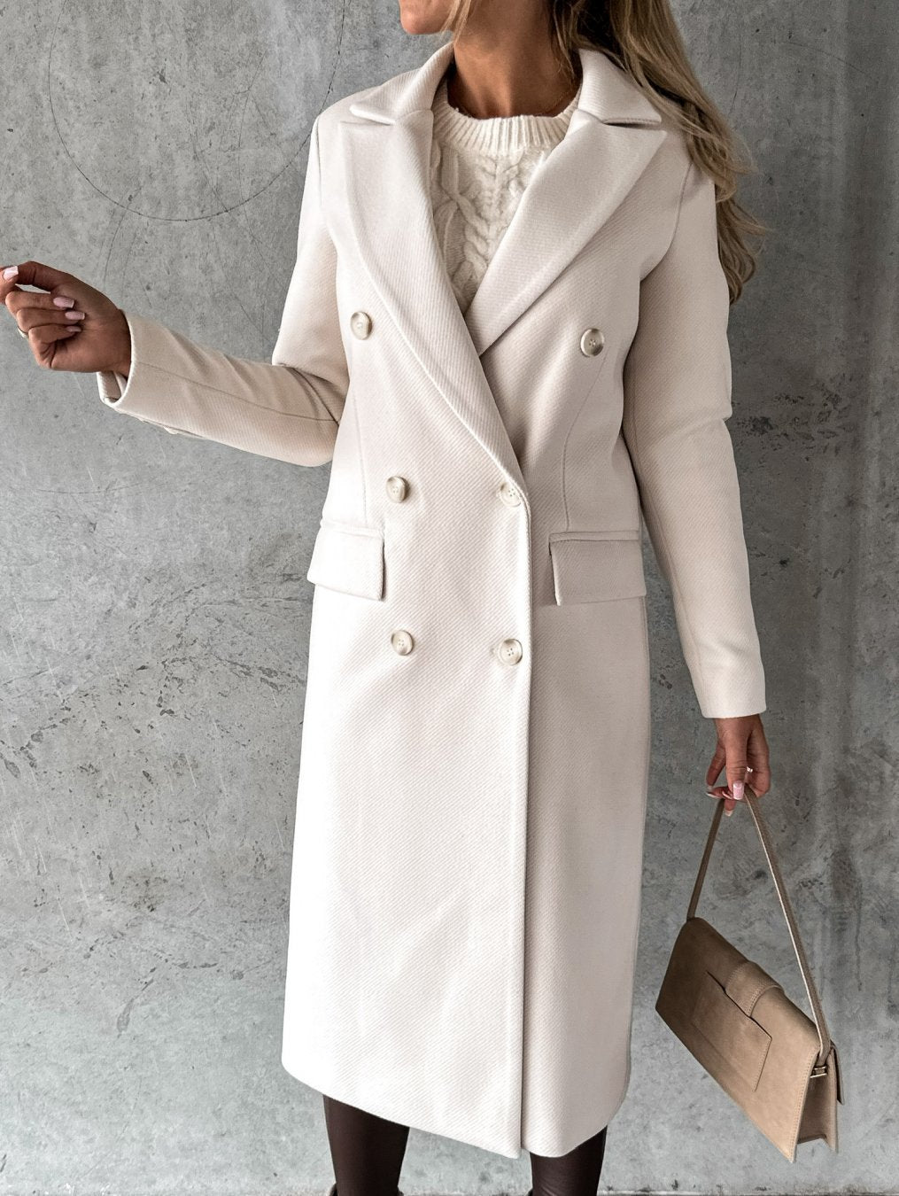 Stylish Long Women's Coat with Elegant Fit