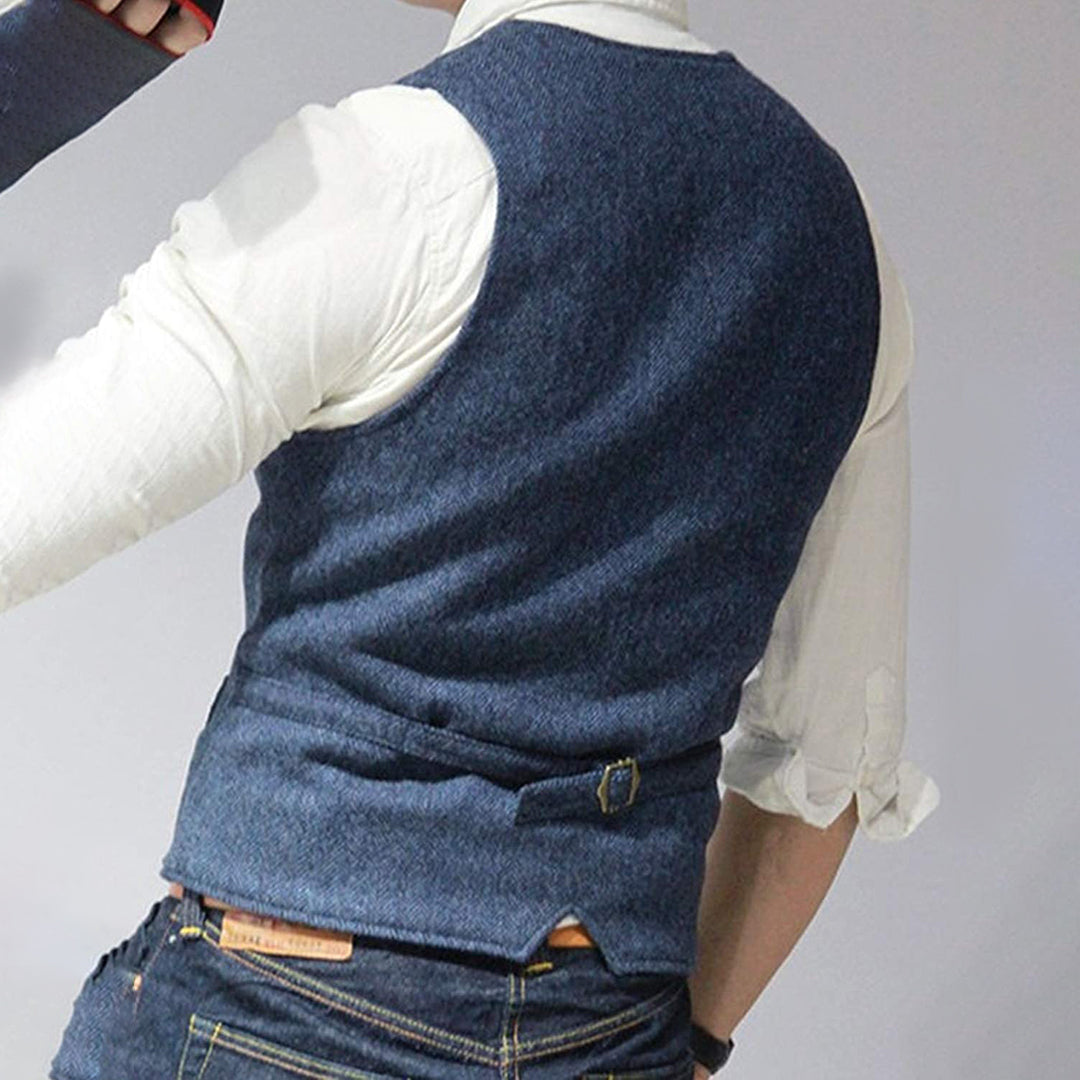 Stylish men's summer vest with elegant fit