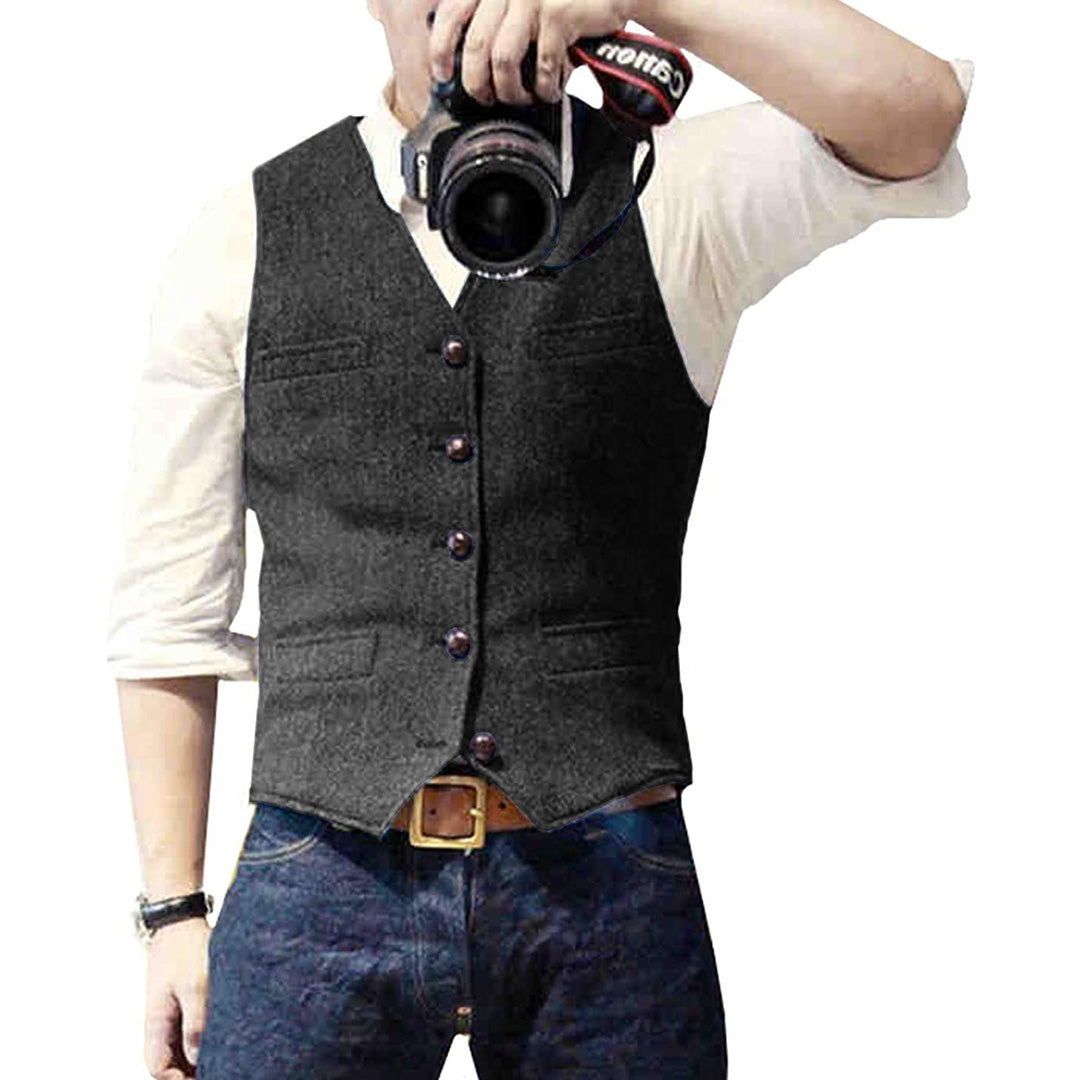 Stylish men's summer vest with elegant fit