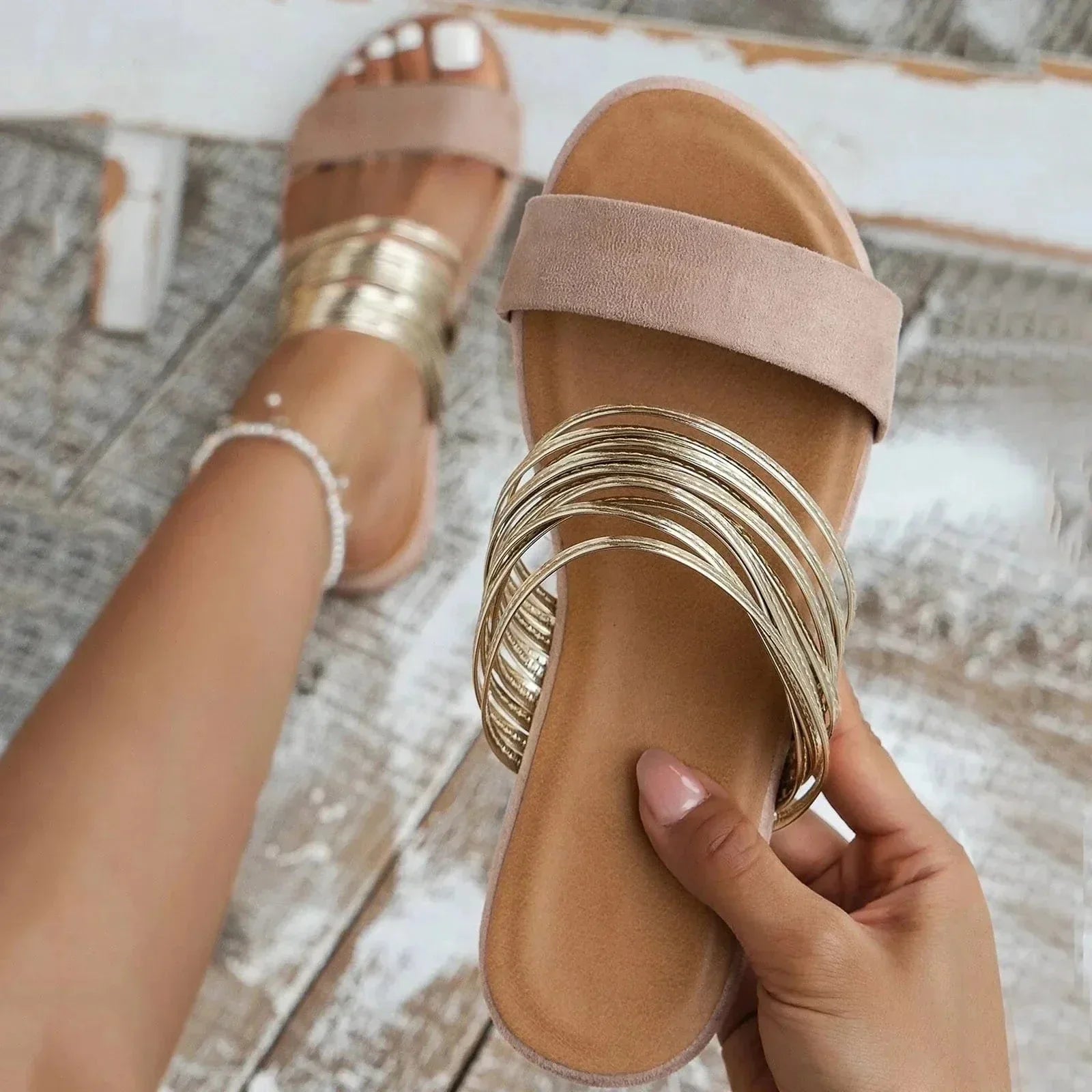#Color_Khaki