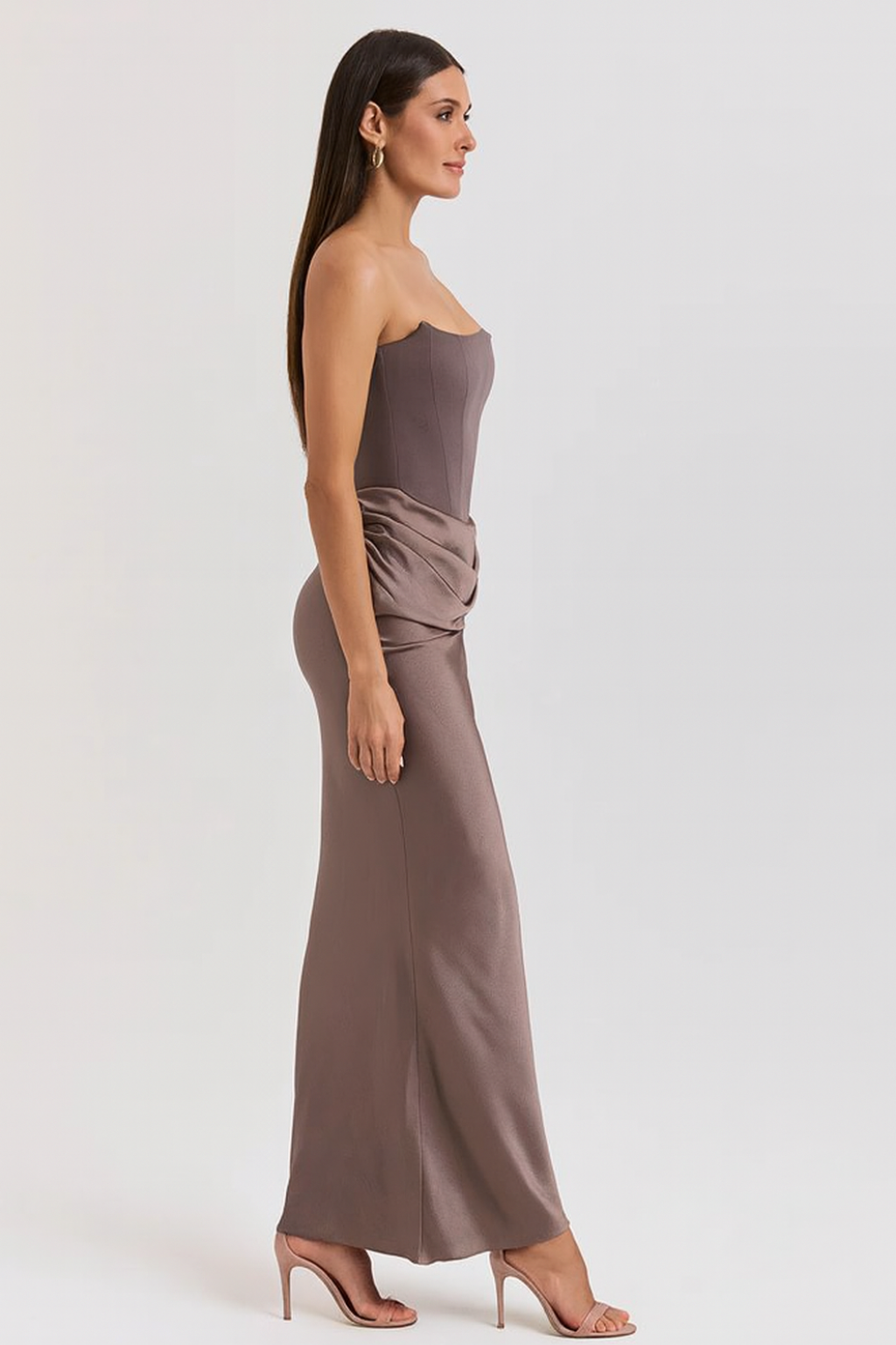 Chic Strapless Maxi Dress with Flowing Silhouette
