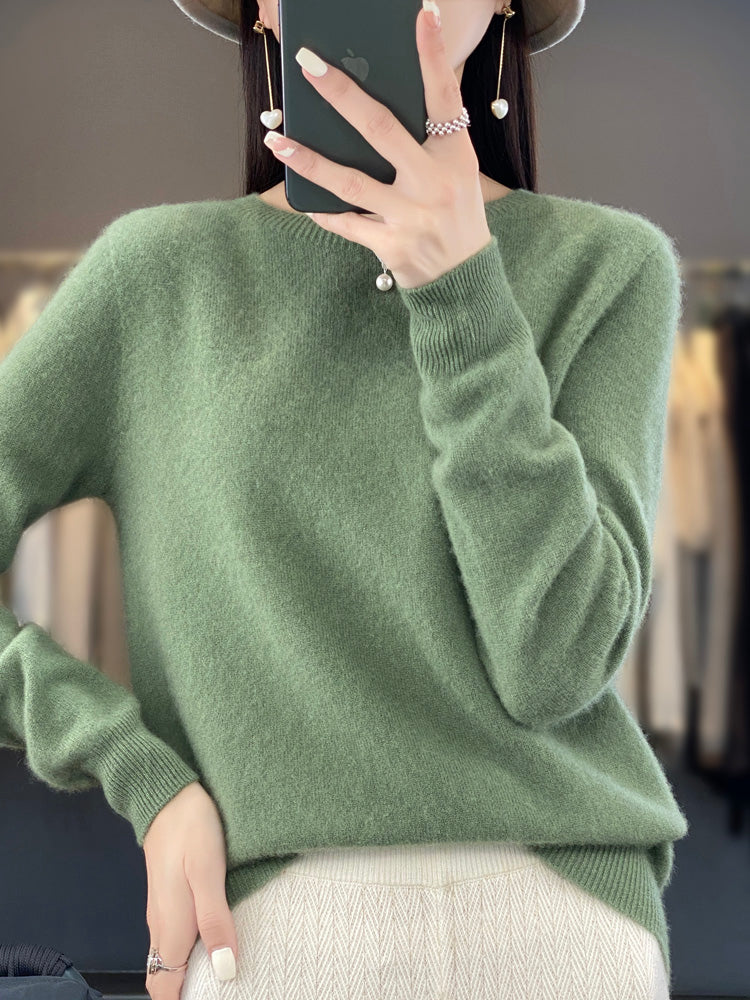 Women’s Relaxed Fit Crew Neck Knit Sweater