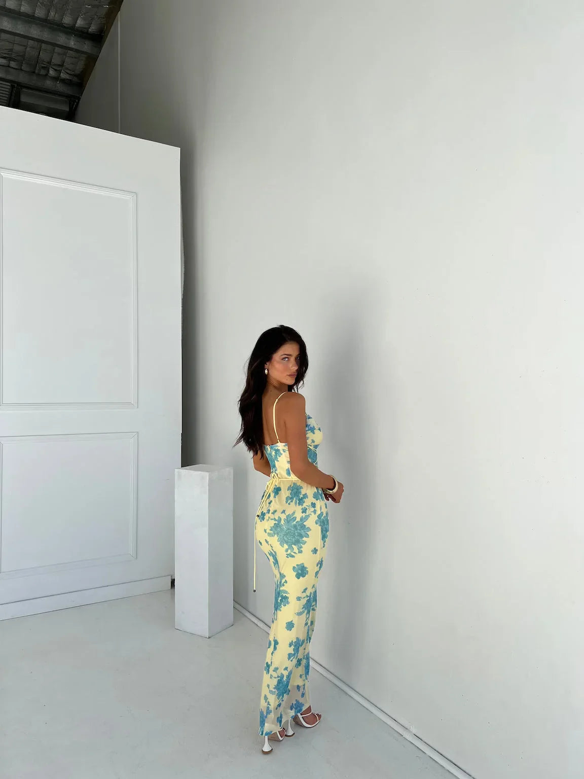 Elly - Women’s sleeveless yellow slim fit floral maxi dress