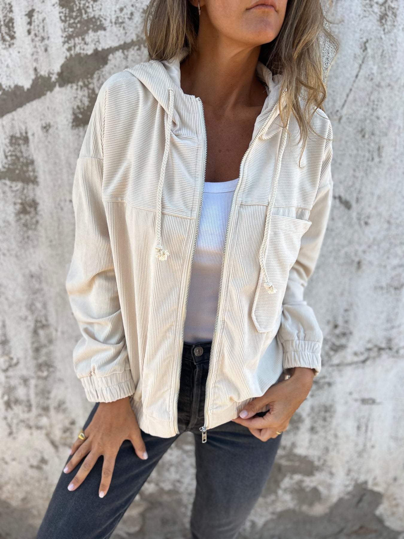 Stylish Lightweight Women's Jacket - Casual and Comfortable