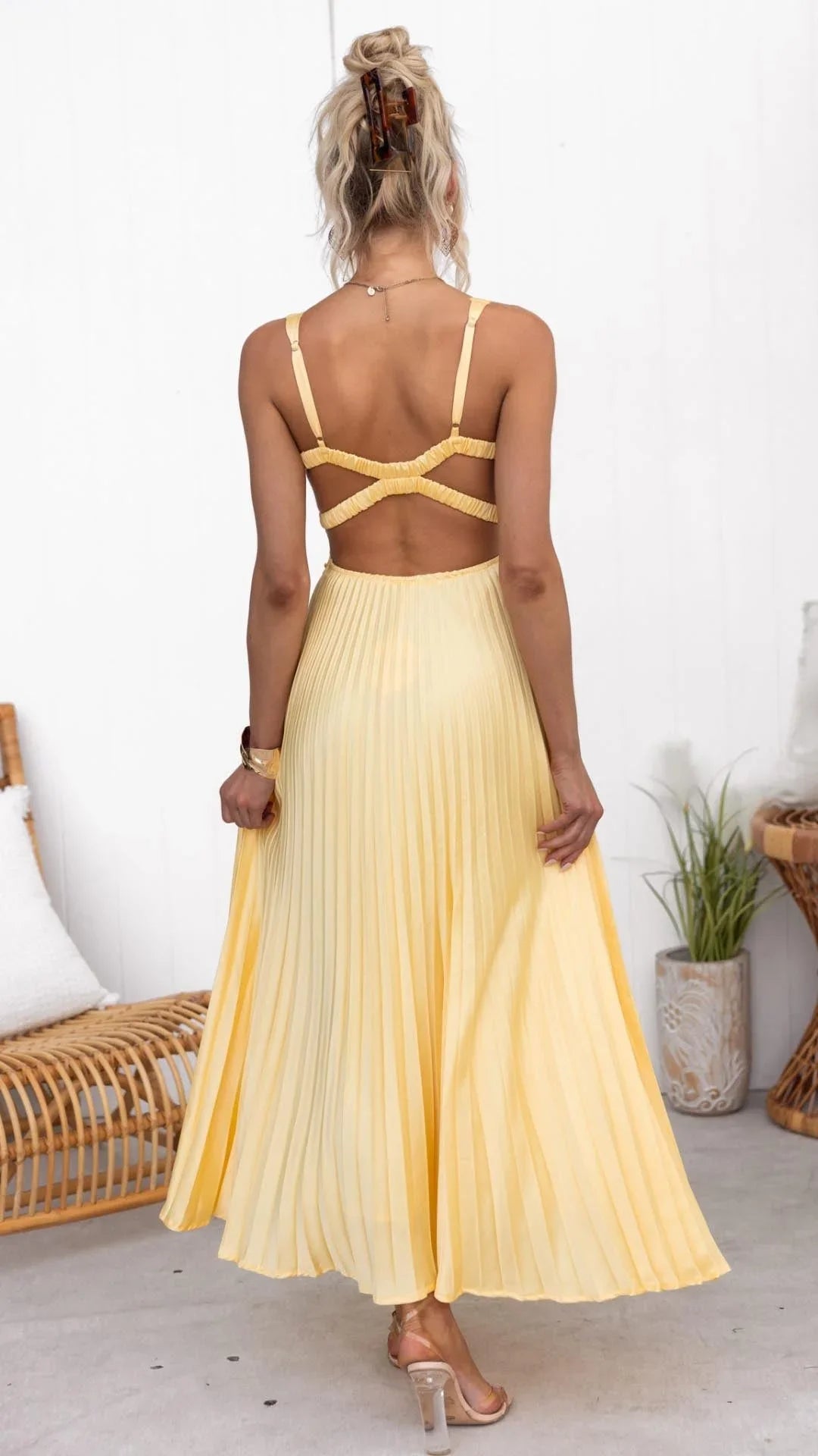 Gwenyth - Women’s yellow maxi dress with v-neck