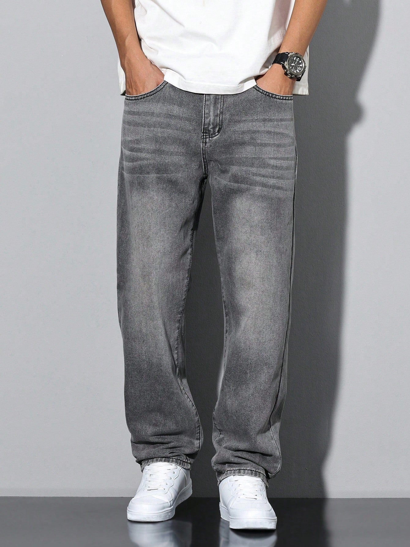 Men's Relaxed Fit Straight Leg Jeans