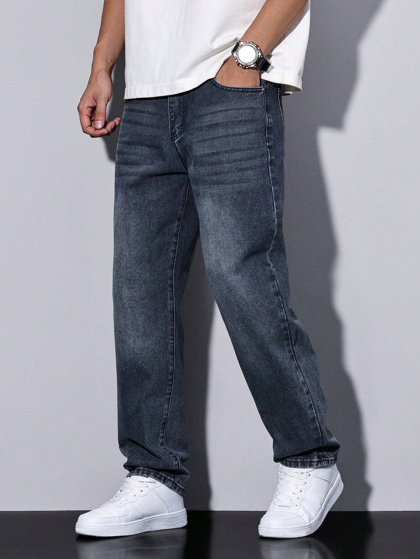 Men's Relaxed Fit Straight Leg Jeans