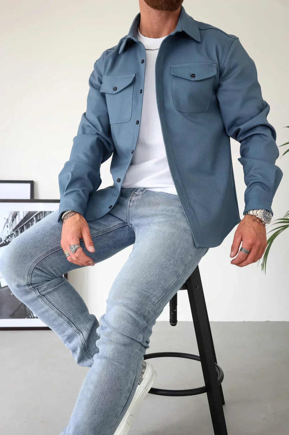 Men’s Button-Up Overshirt with Utility-Inspired Design
