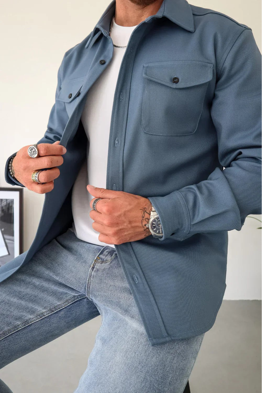 Men’s Button-Up Overshirt with Utility-Inspired Design