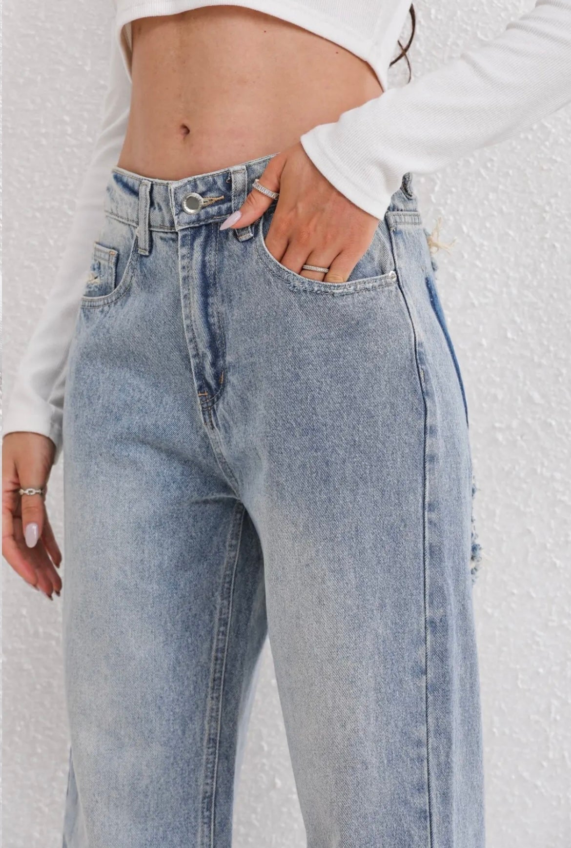 Women's Vintage Patch Pocket Jeans with Wide-Leg Fit