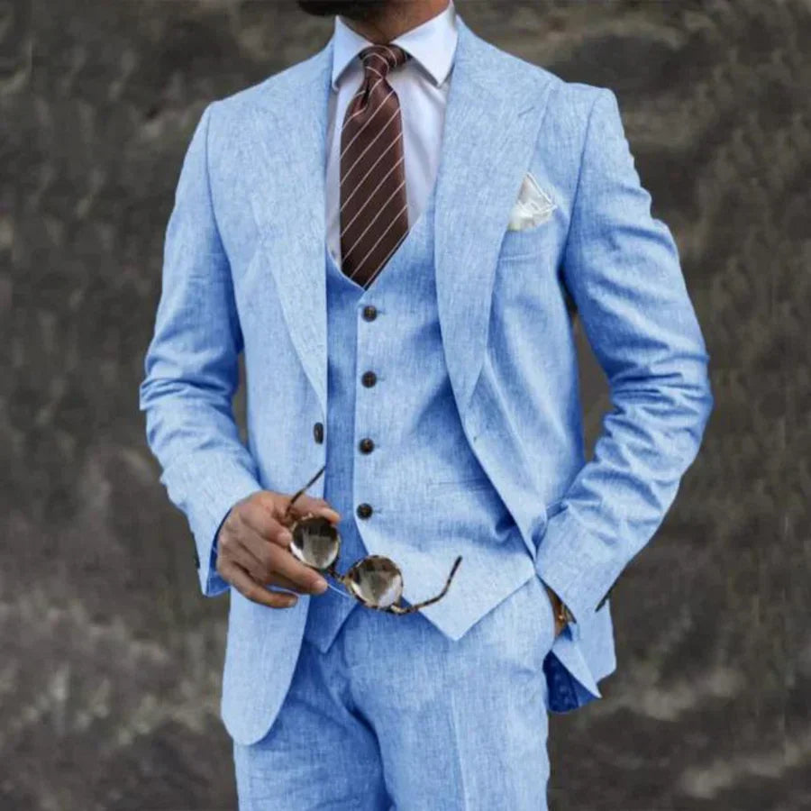Stylish Three-Piece Men's Suit with Light Turned-Down Collar