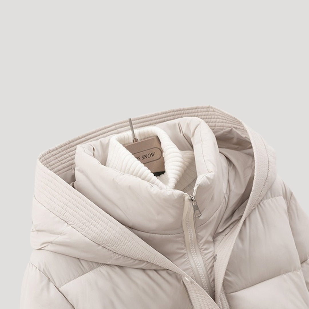 Stylish women's puffer jacket with hood and adjustable belt