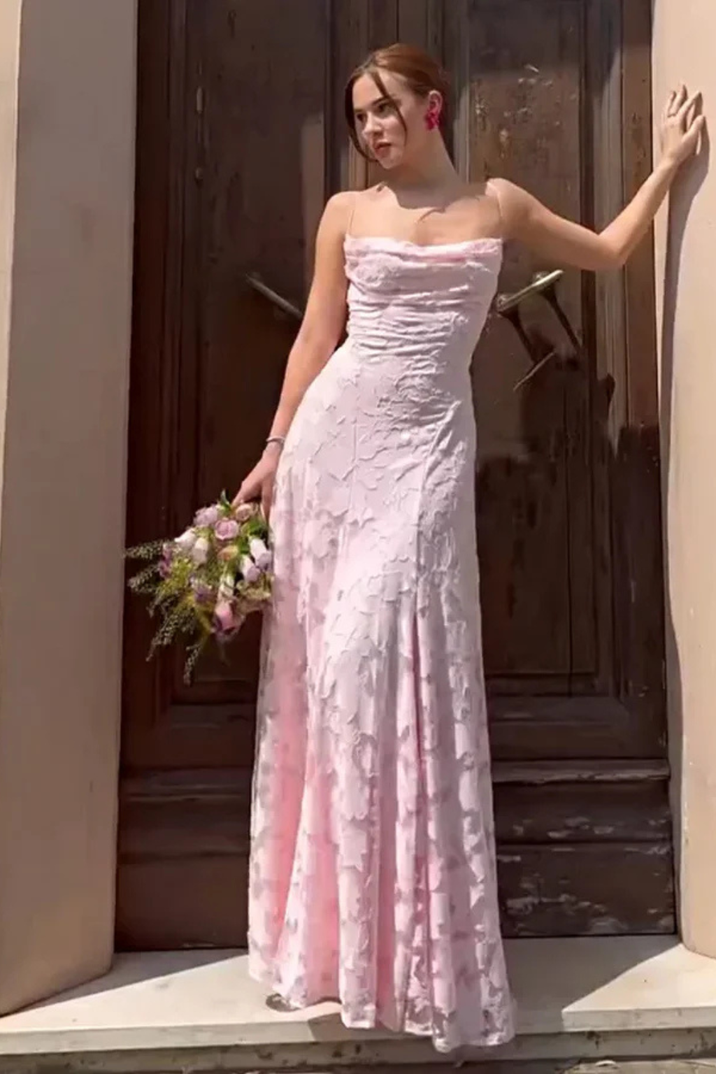 Elegant Lace Maxi Evening Dress for Women with Open Back and Flowy Silhouette