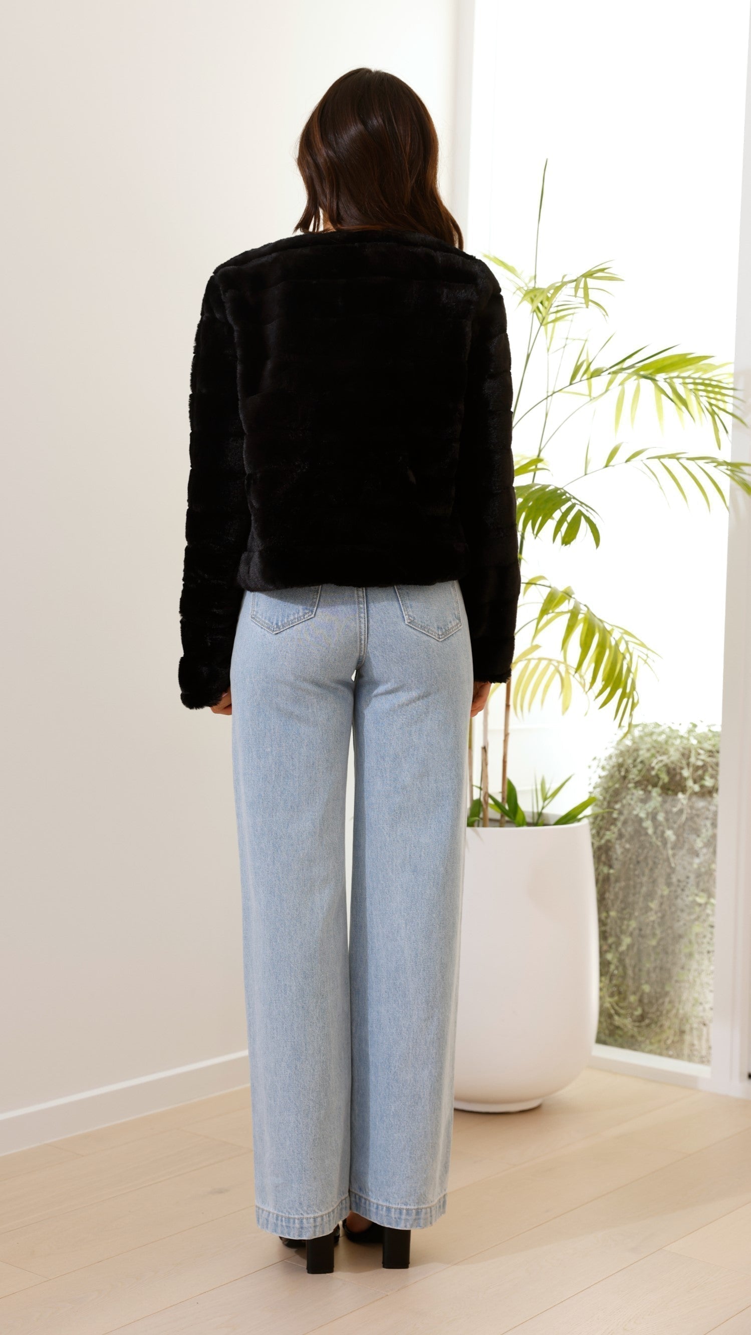 Stylish Luxury Women's Crop Jacket