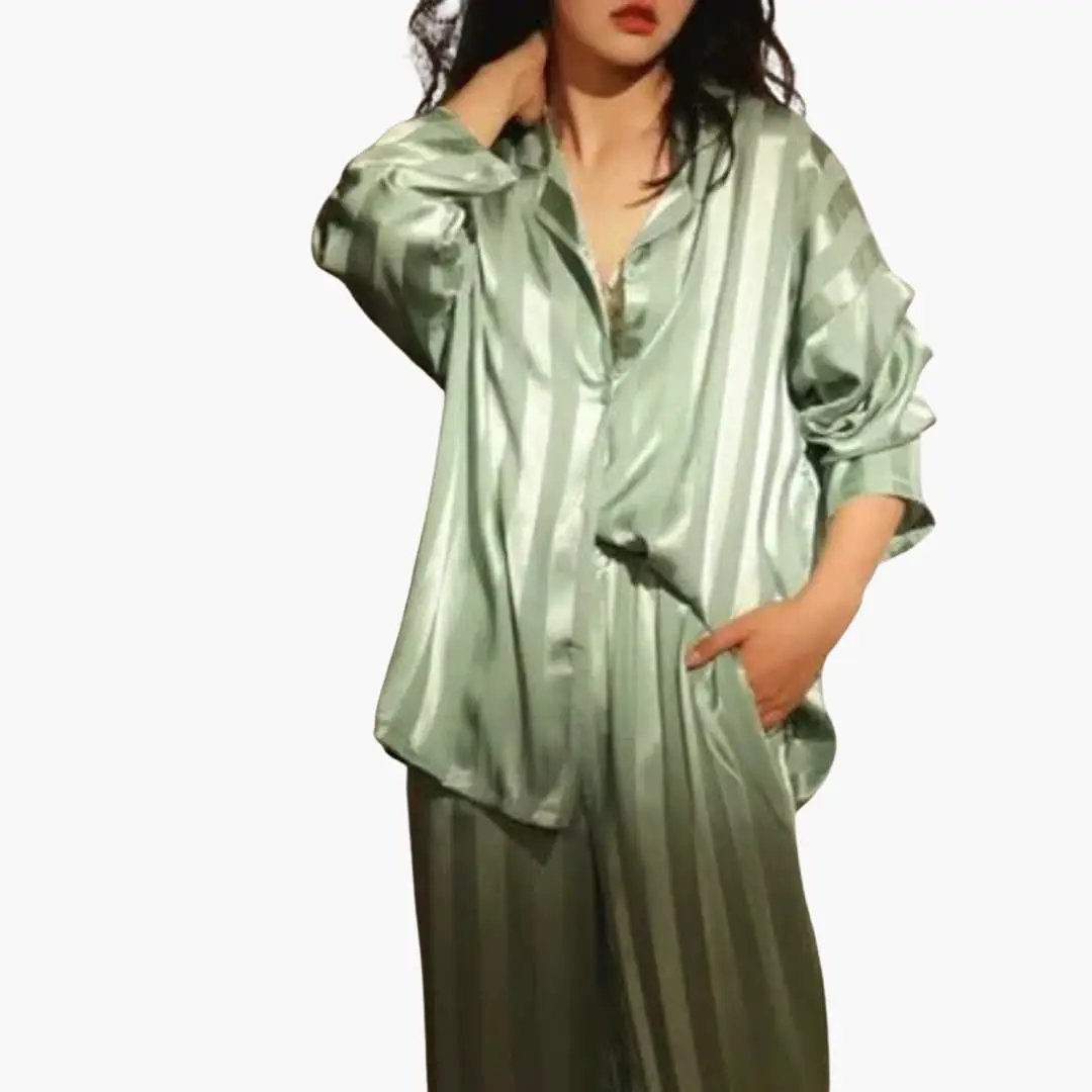 Women’s Relaxed Fit Loungewear Sleepwear Set