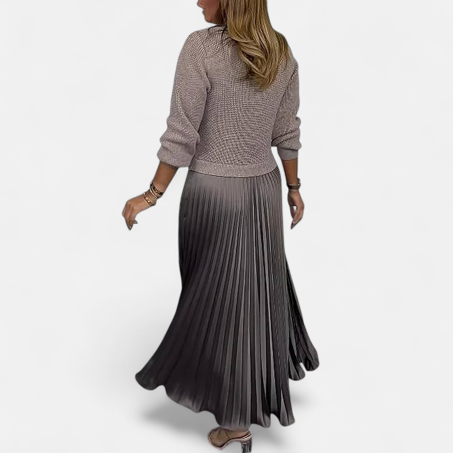 Women’s Long-Sleeve Pleated Knit Maxi Dress