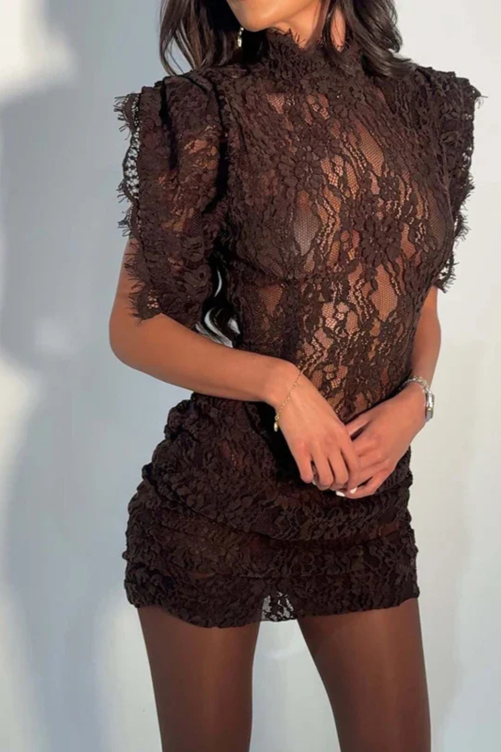 Elegant Sleeveless Bodycon Mini Dress with Lace Trim