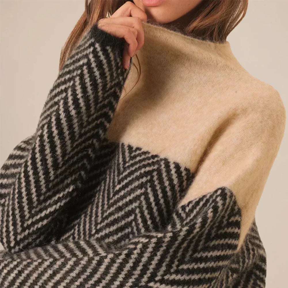 Women's Turtleneck Geometric Pattern Sweater