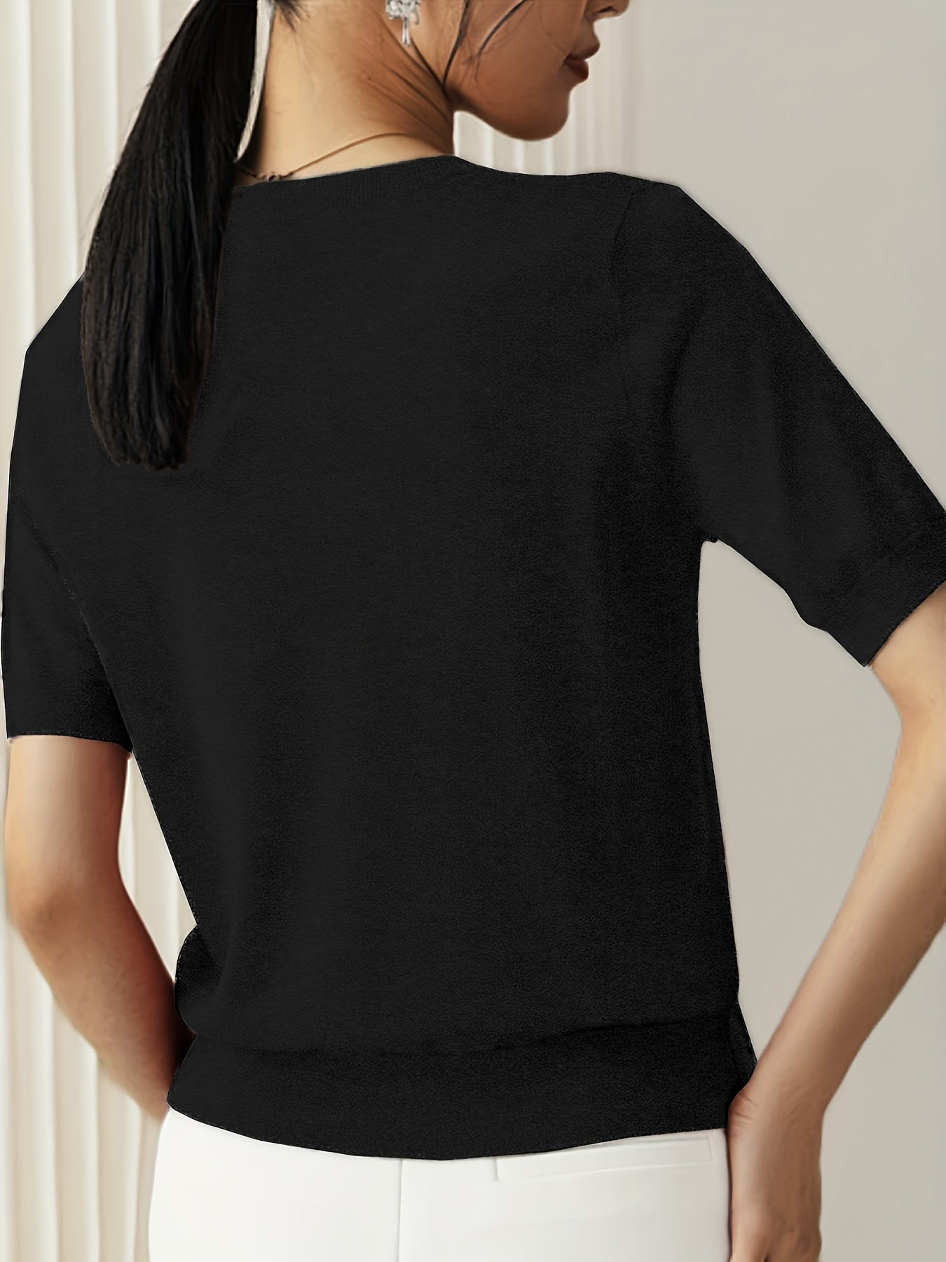 Stylish Women's Knitted Top with Short Sleeves
