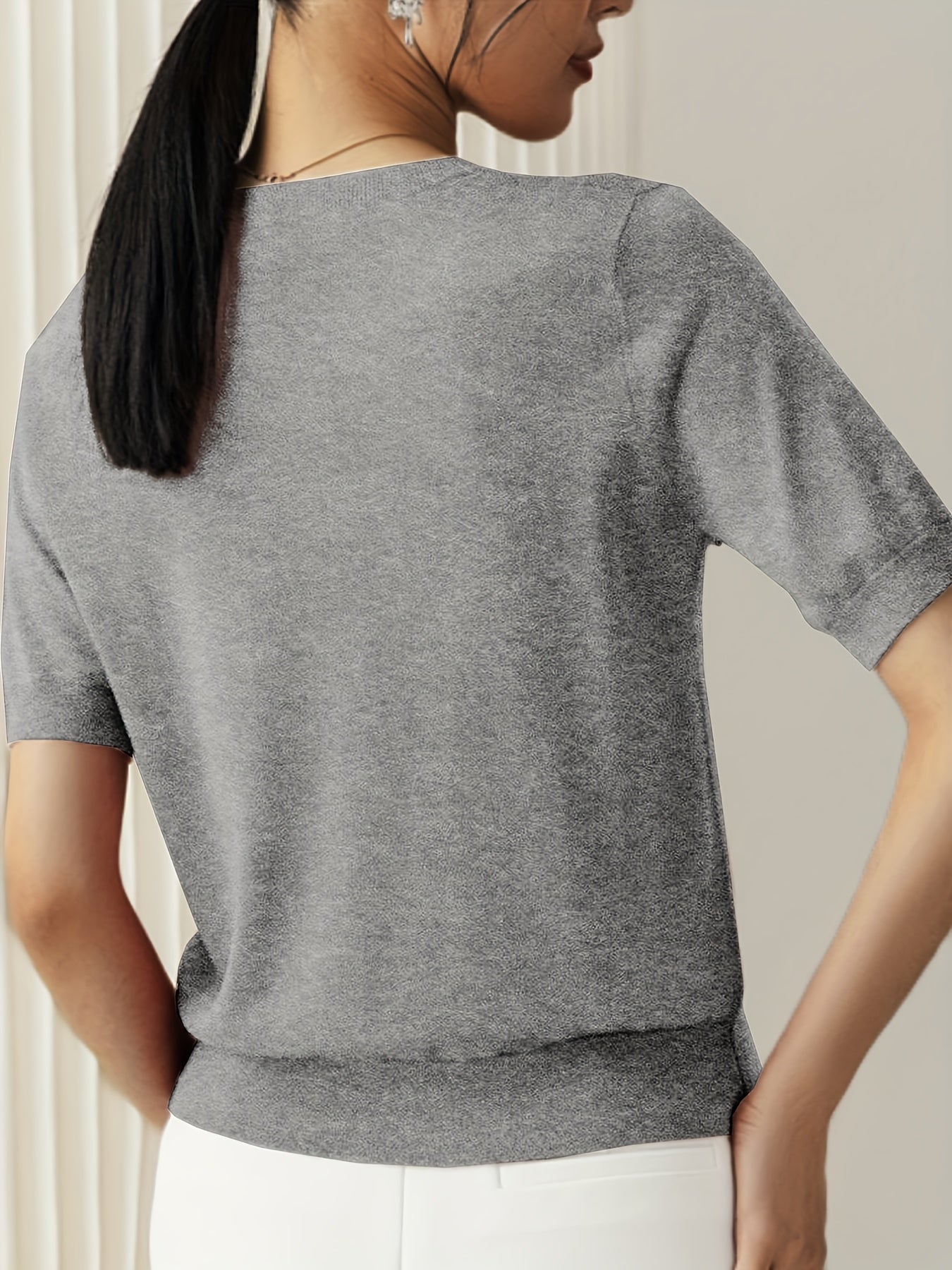 Stylish Women's Knitted Top with Short Sleeves