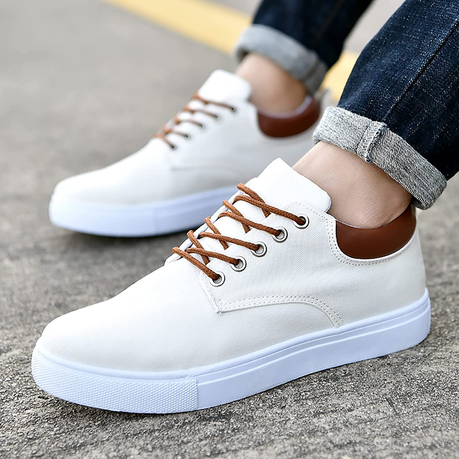 Stylish Sneakers Comfortable men's sneakers with a sturdy white sole