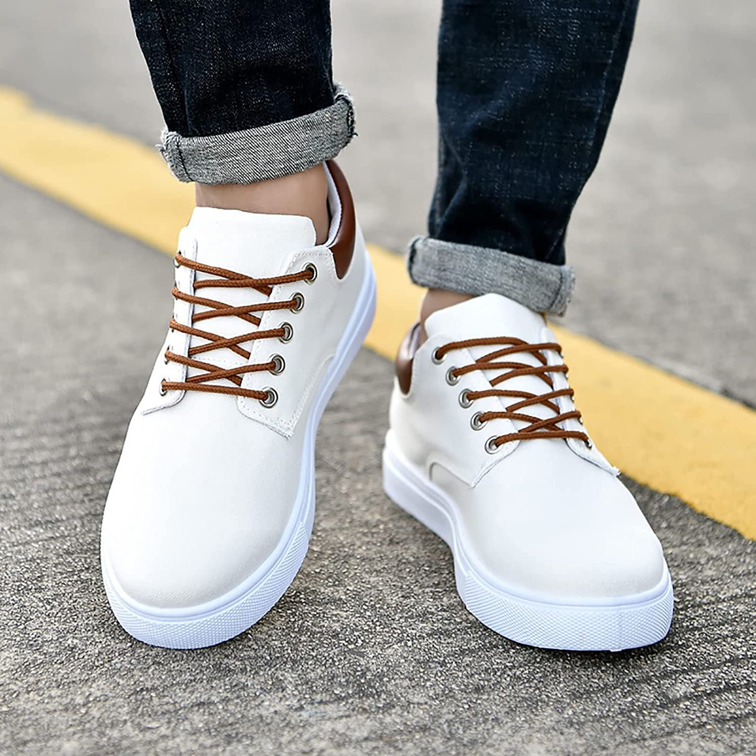 Stylish Sneakers Comfortable men's sneakers with a sturdy white sole