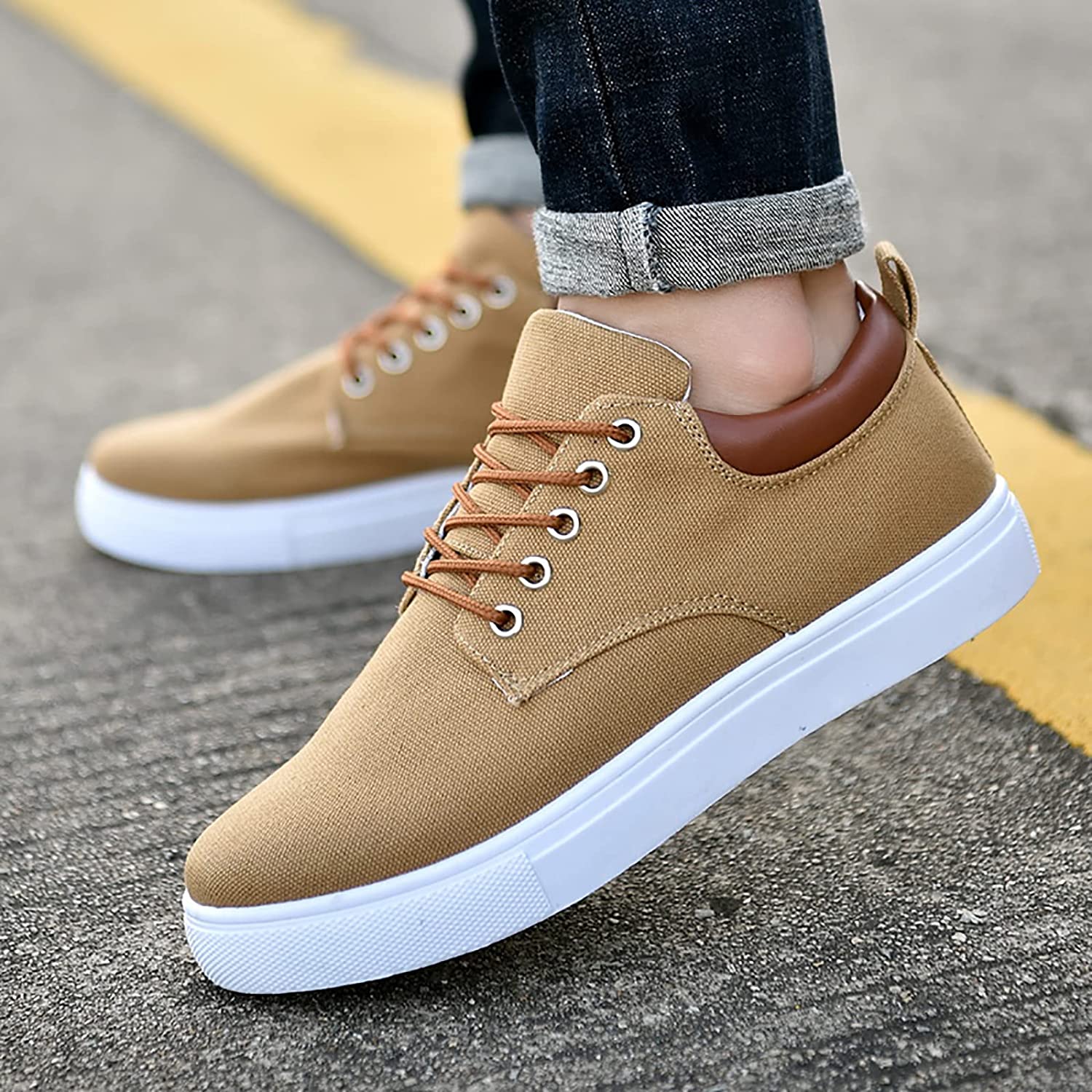 Stylish Sneakers Comfortable men's sneakers with a sturdy white sole