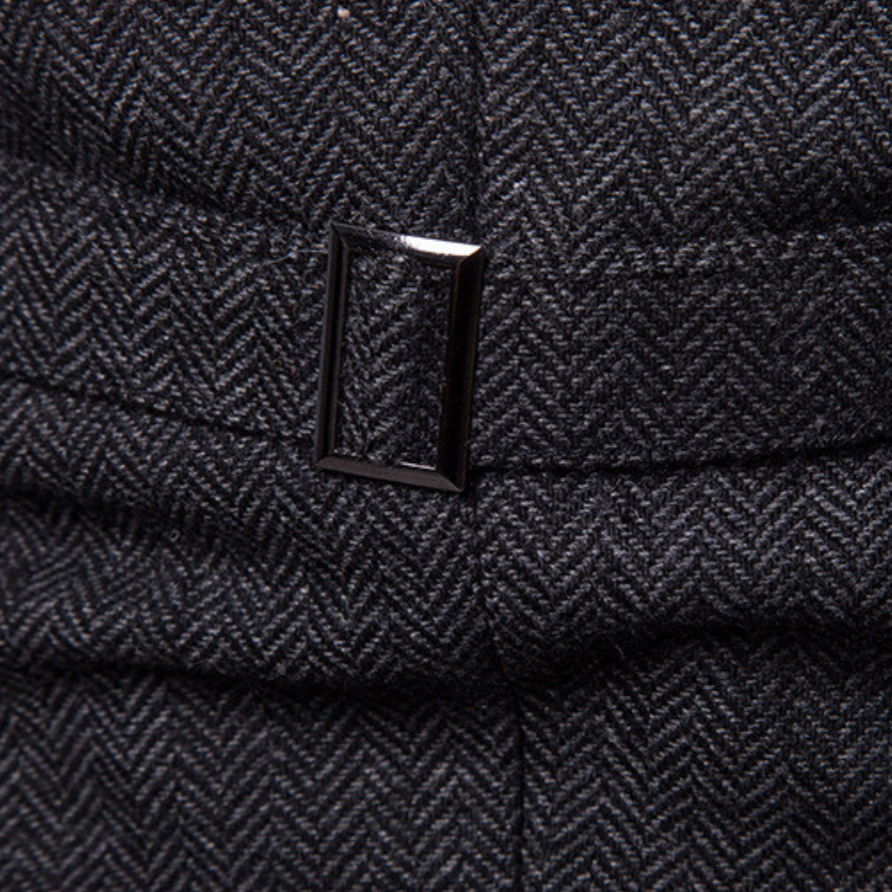 Stylish men's summer vest with elegant fit