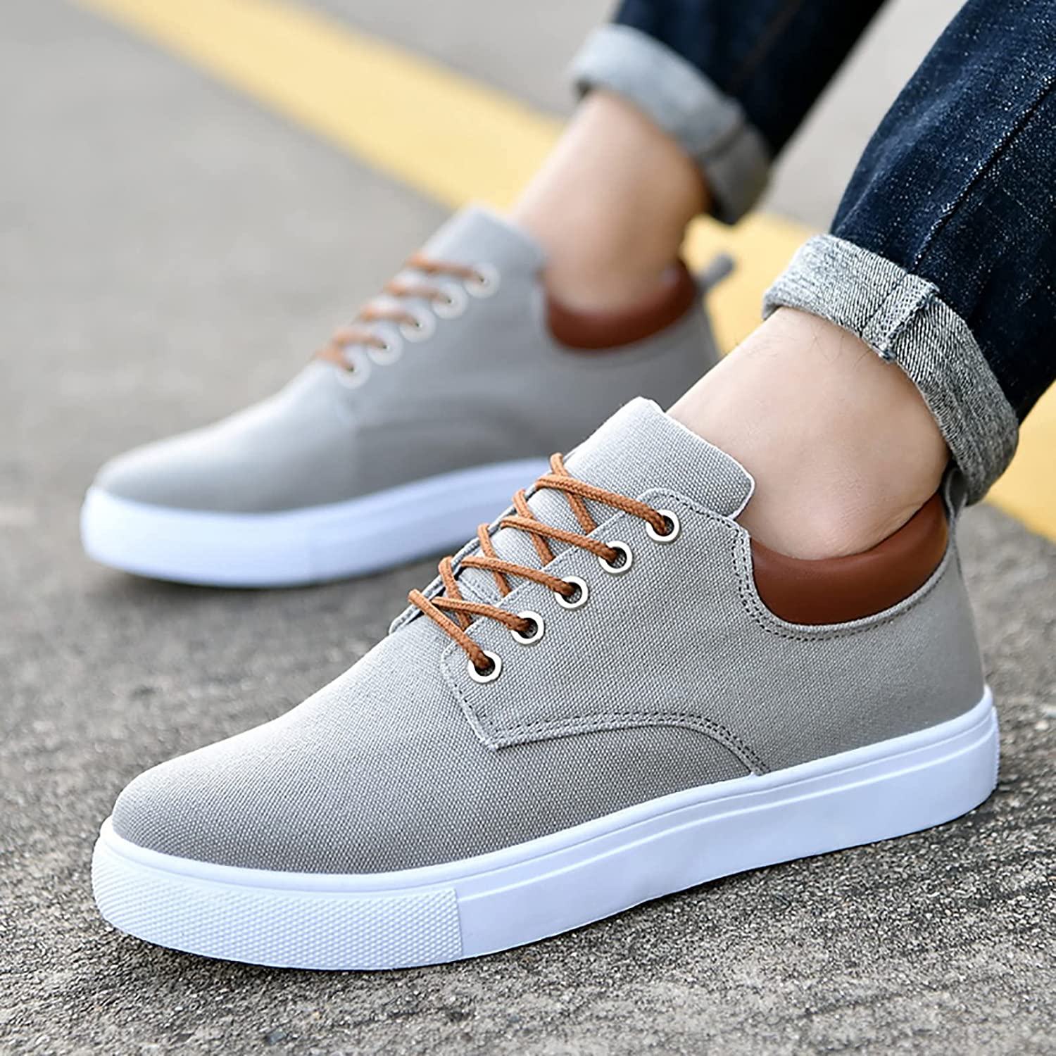 Stylish Sneakers Comfortable men's sneakers with a sturdy white sole