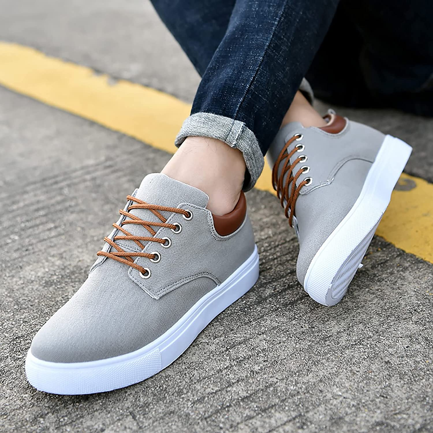 Stylish Sneakers Comfortable men's sneakers with a sturdy white sole