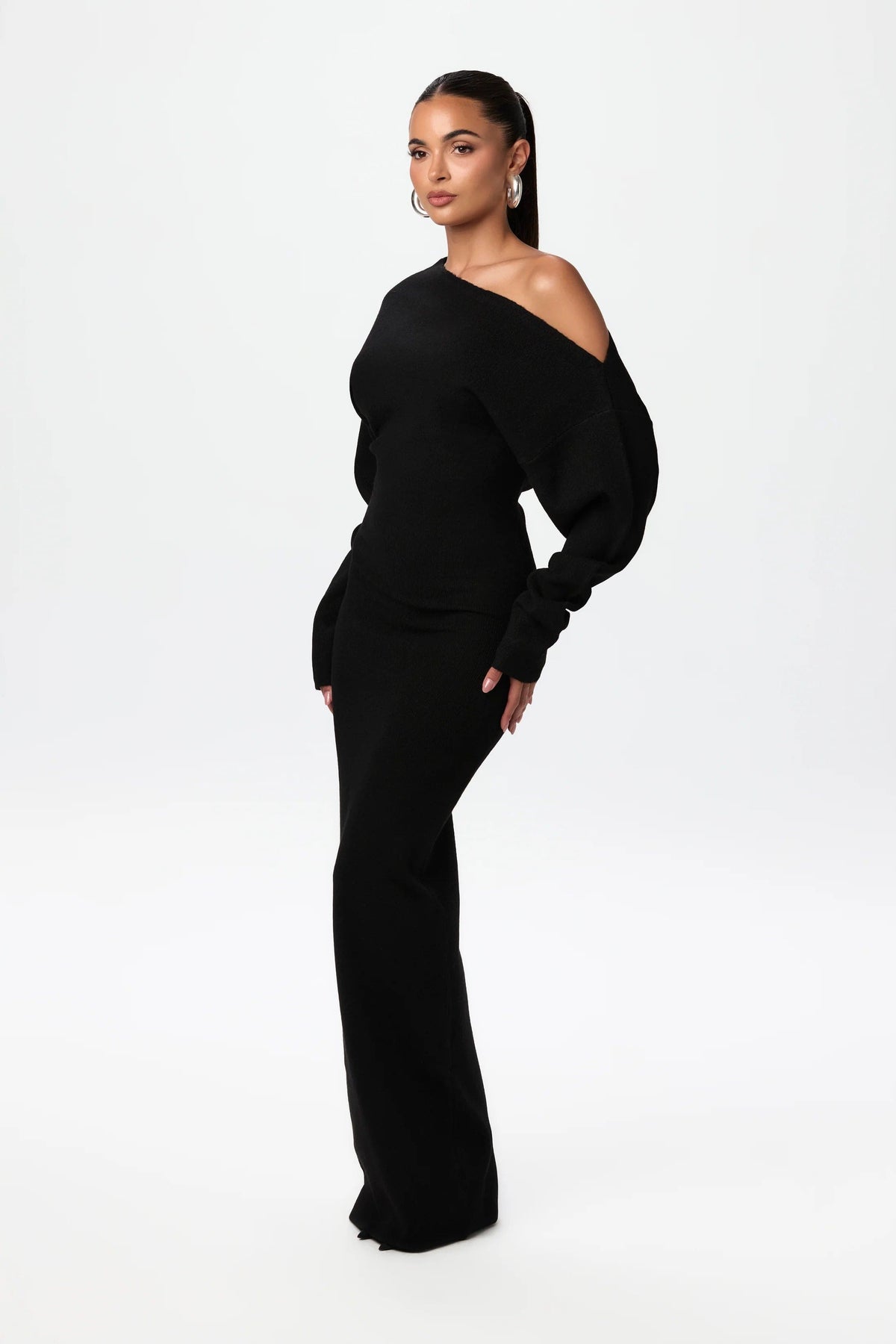 Women’s Off-Shoulder Long Sleeve Maxi Dress with Fitted Waist