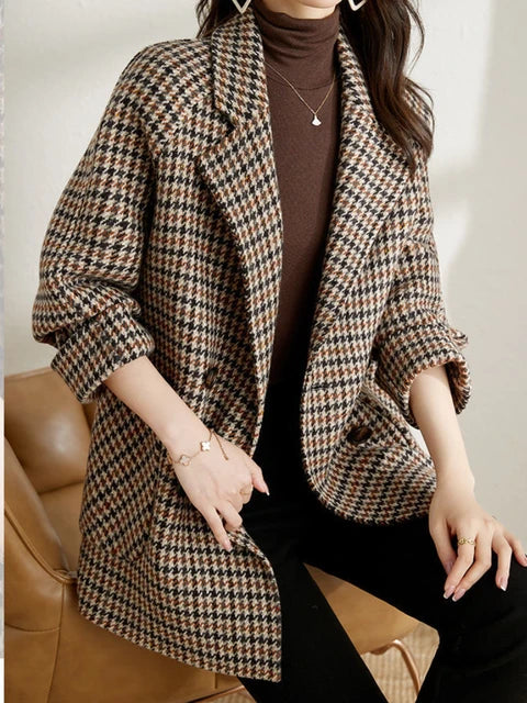 Stylish Women's Checked Coat with Comfortable Fit