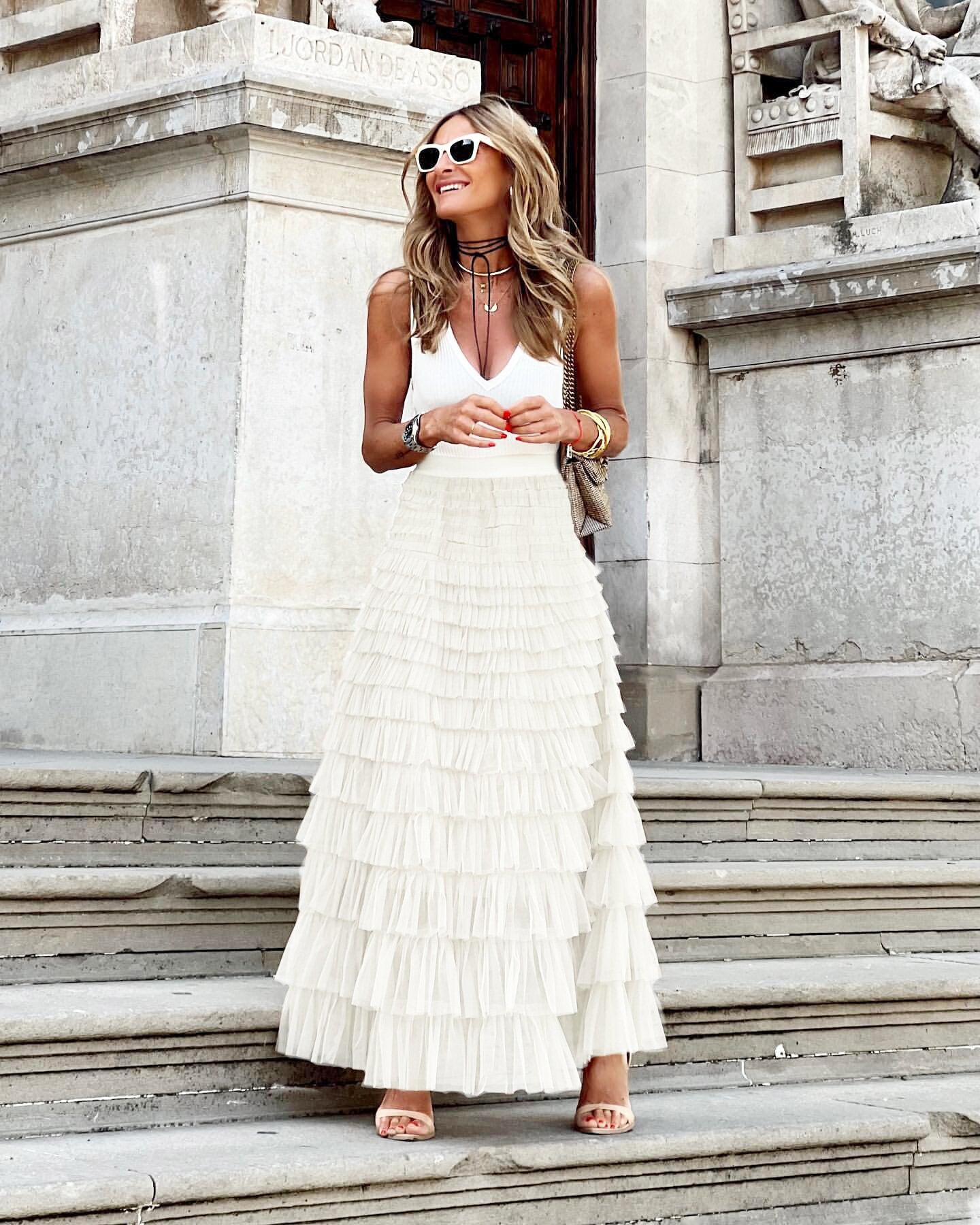 #Color_White