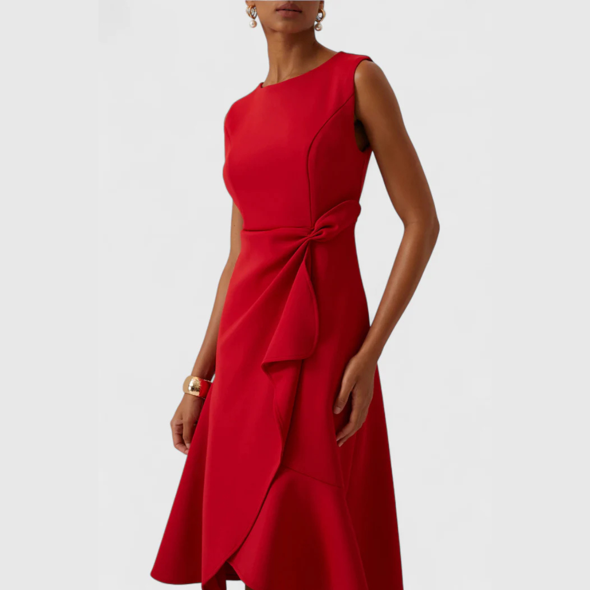 Elegant Sleeveless Midi Dress with Flowy Hem